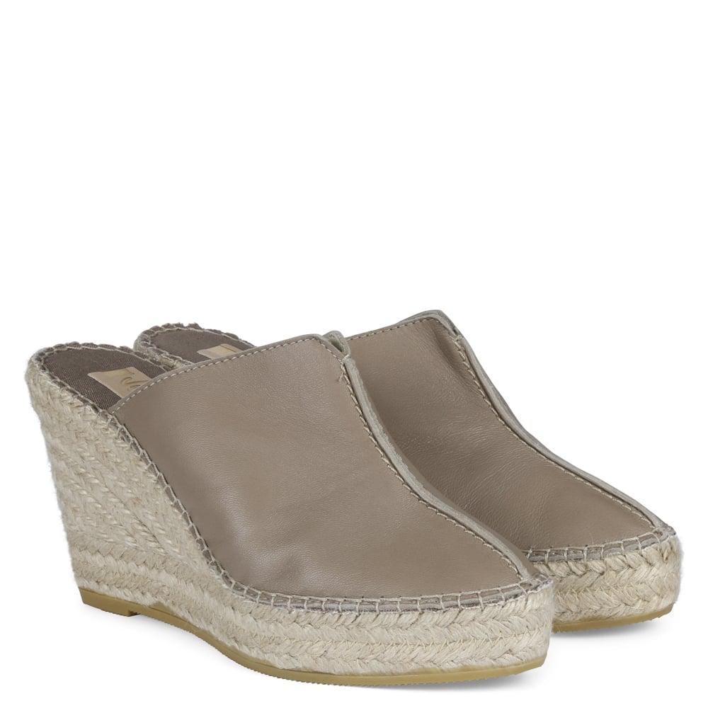 wedge clogs closed toe
