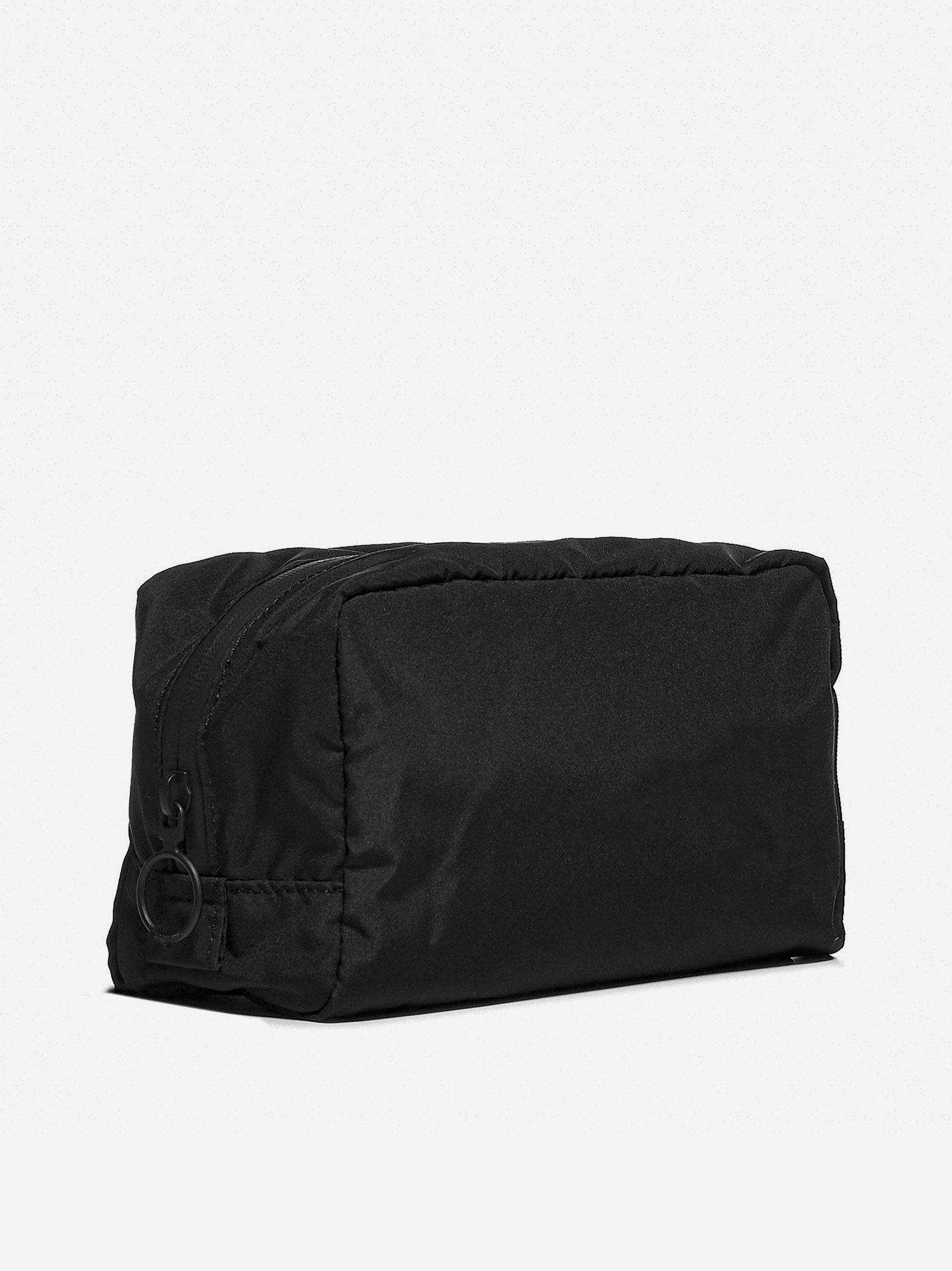 Off-White c/o Virgil Abloh Make Up Print Pouch in Black | Lyst