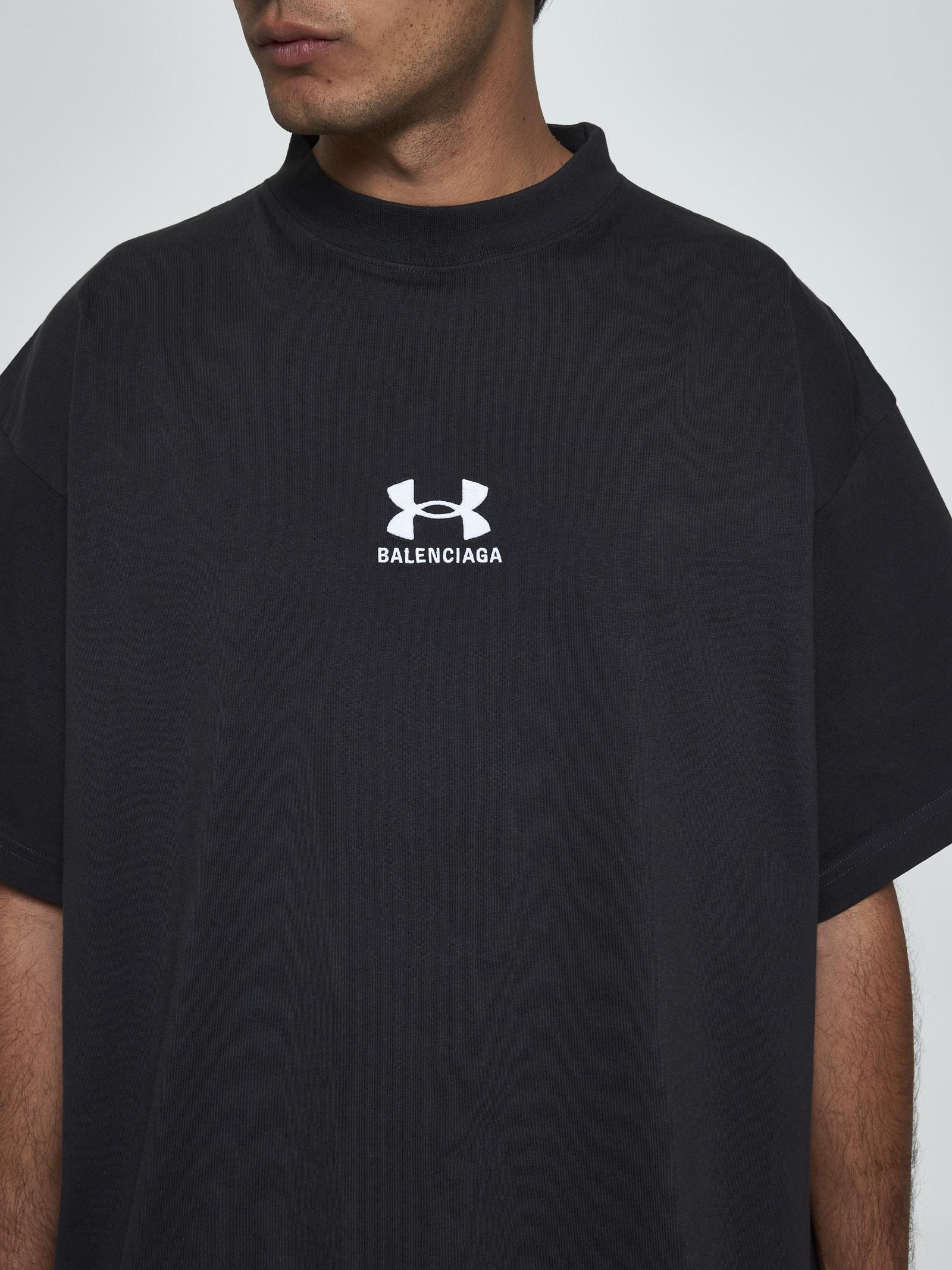 【BALENCIAGA】Under Armourエディション モックネック Tシャツ Balenciaga x Under Armour® Mock Neck T-shirt | Black | FARFETCH