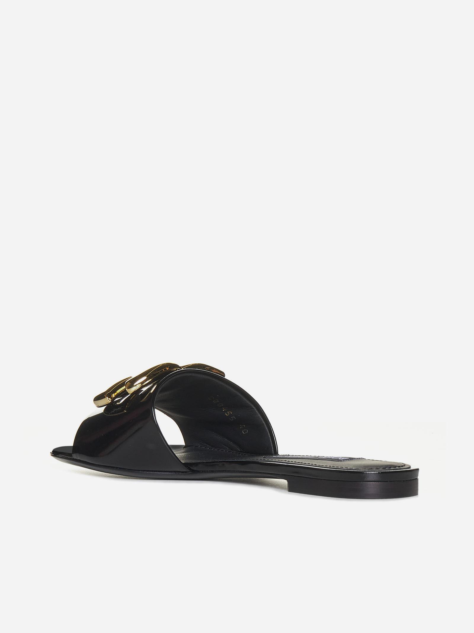 Dolce & Gabbana Dg Logo Patent Leather Flat Sandals in White | Lyst