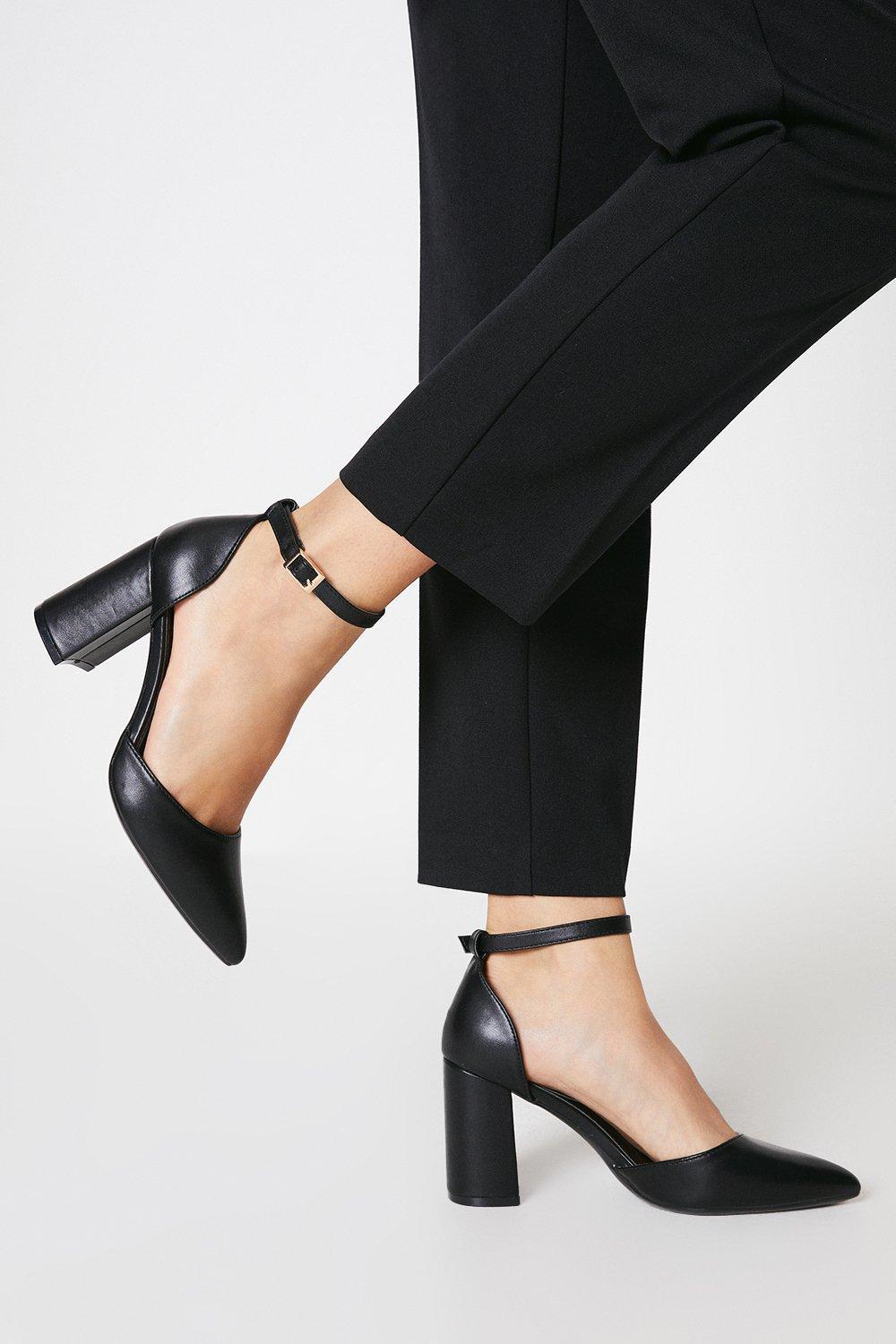 Mid heel store block pumps