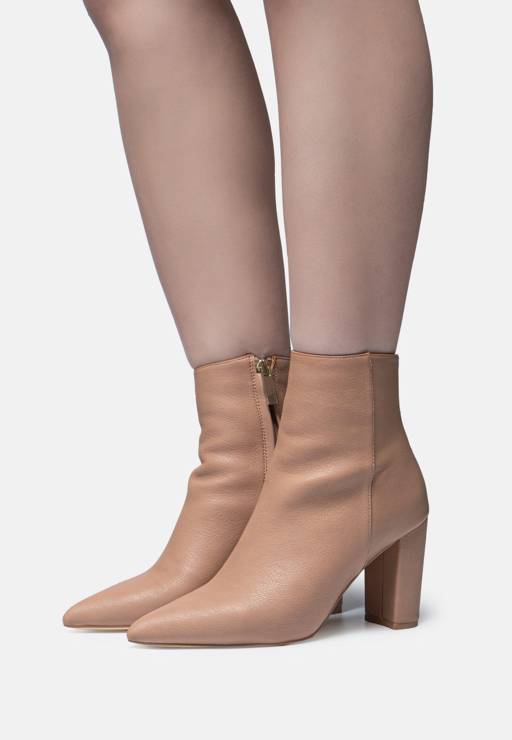 Novo hot sale long boots