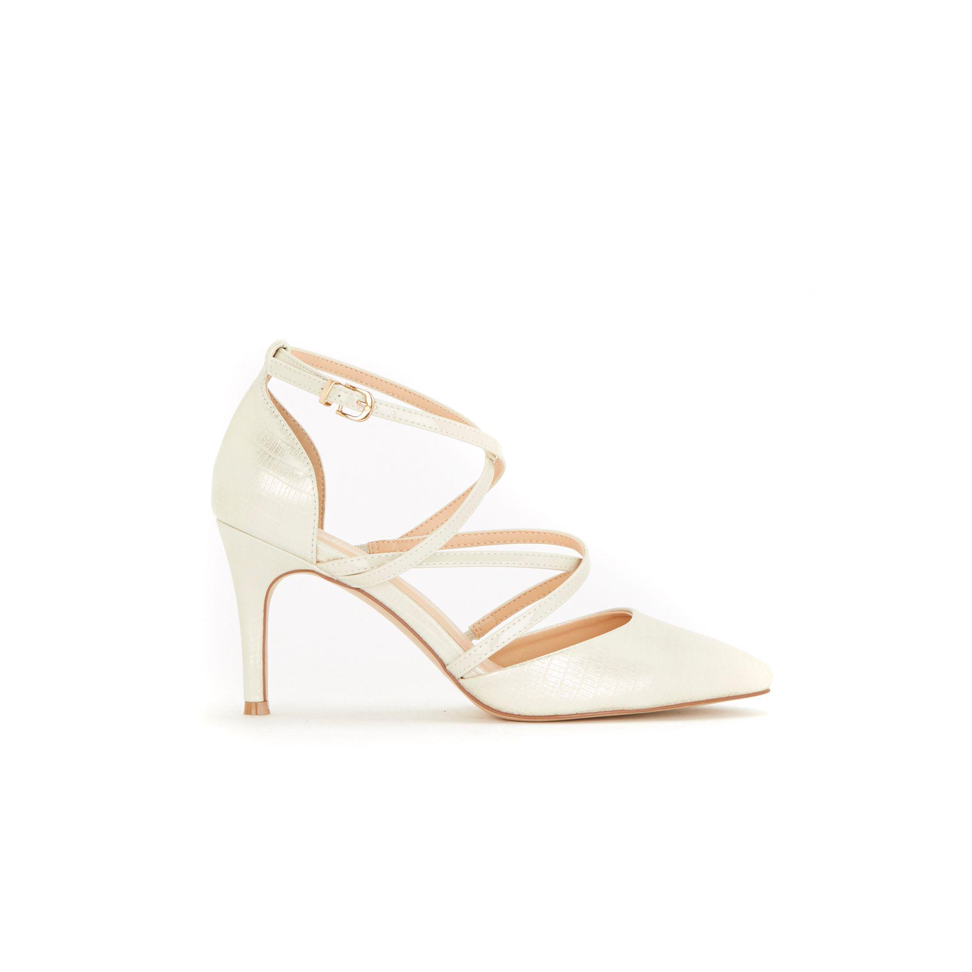 cream court shoes