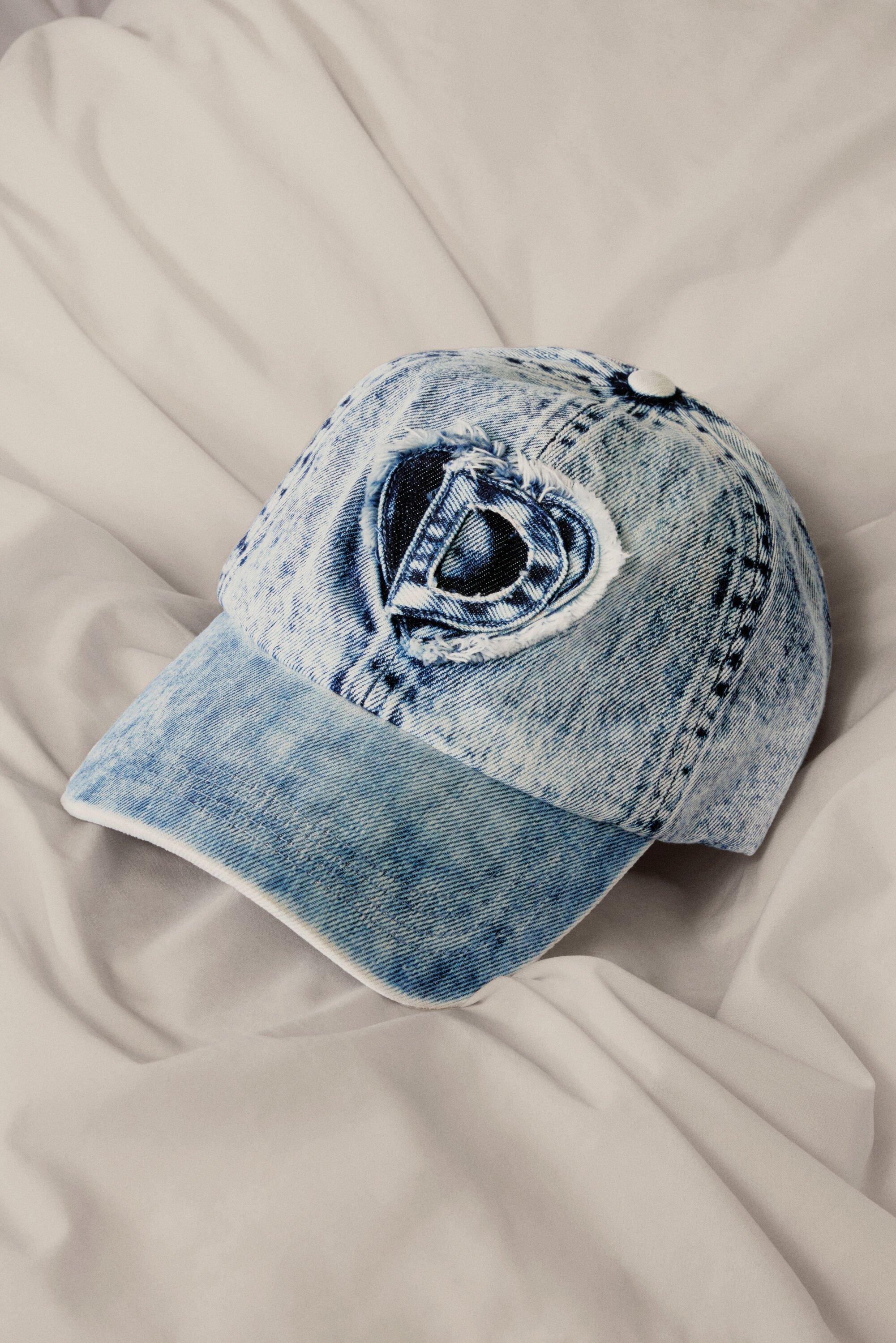 Chapeau Femme Desigual Bleu Marine – Hiver – Neuf Avec étiquettes – One Size