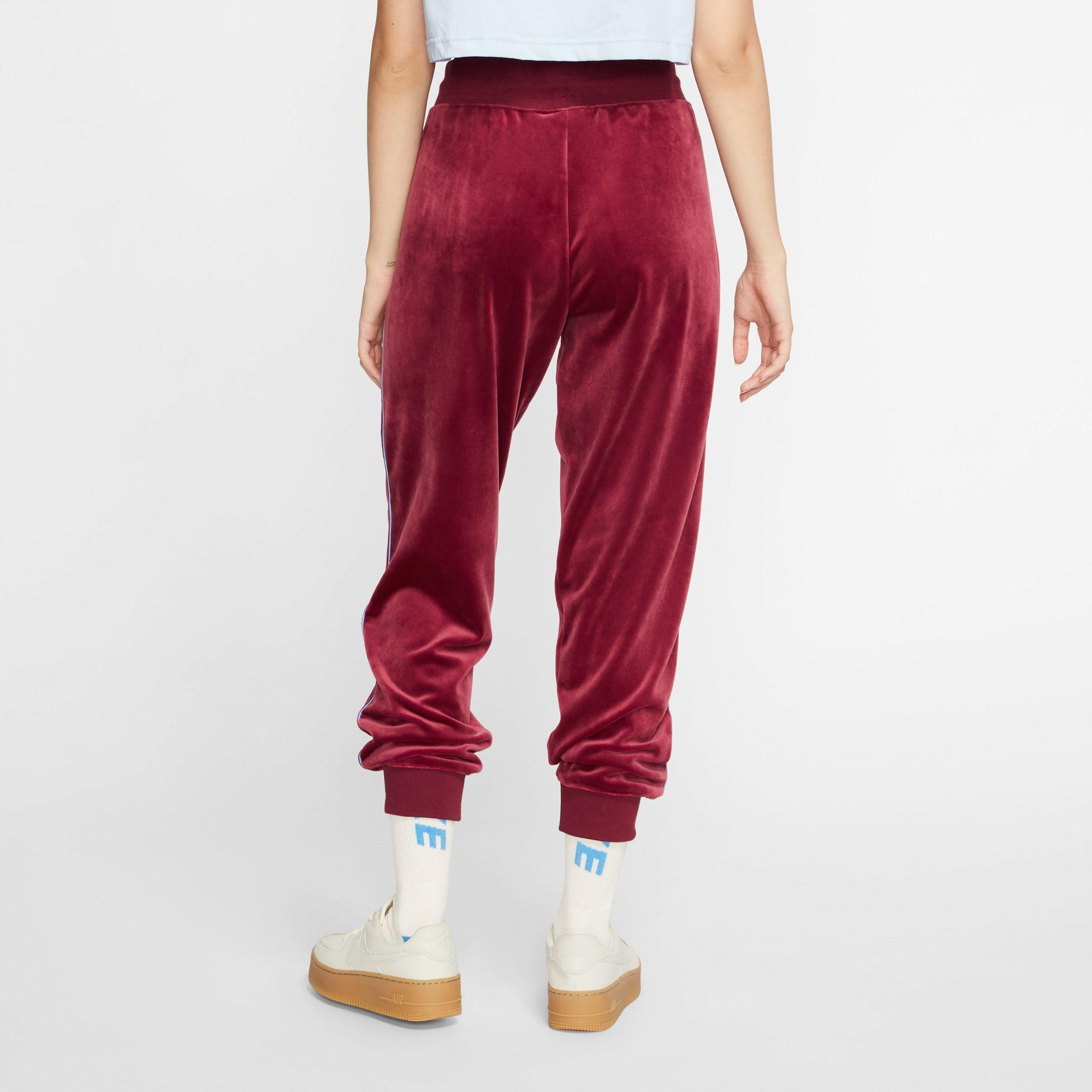 nike heritage plush joggers