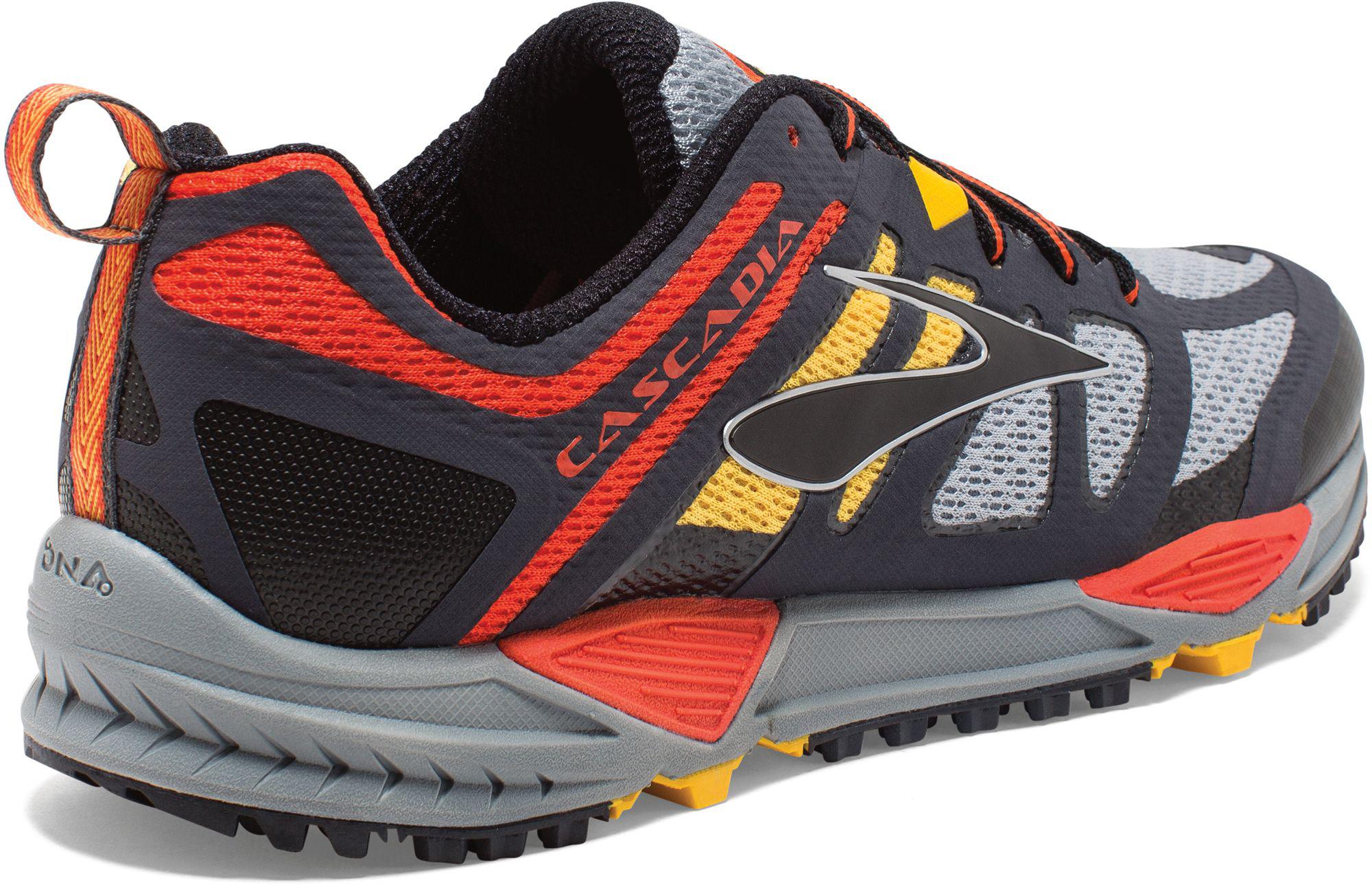 Brooks Synthetic Cascadia 11 Trail Running Shoes in Grey