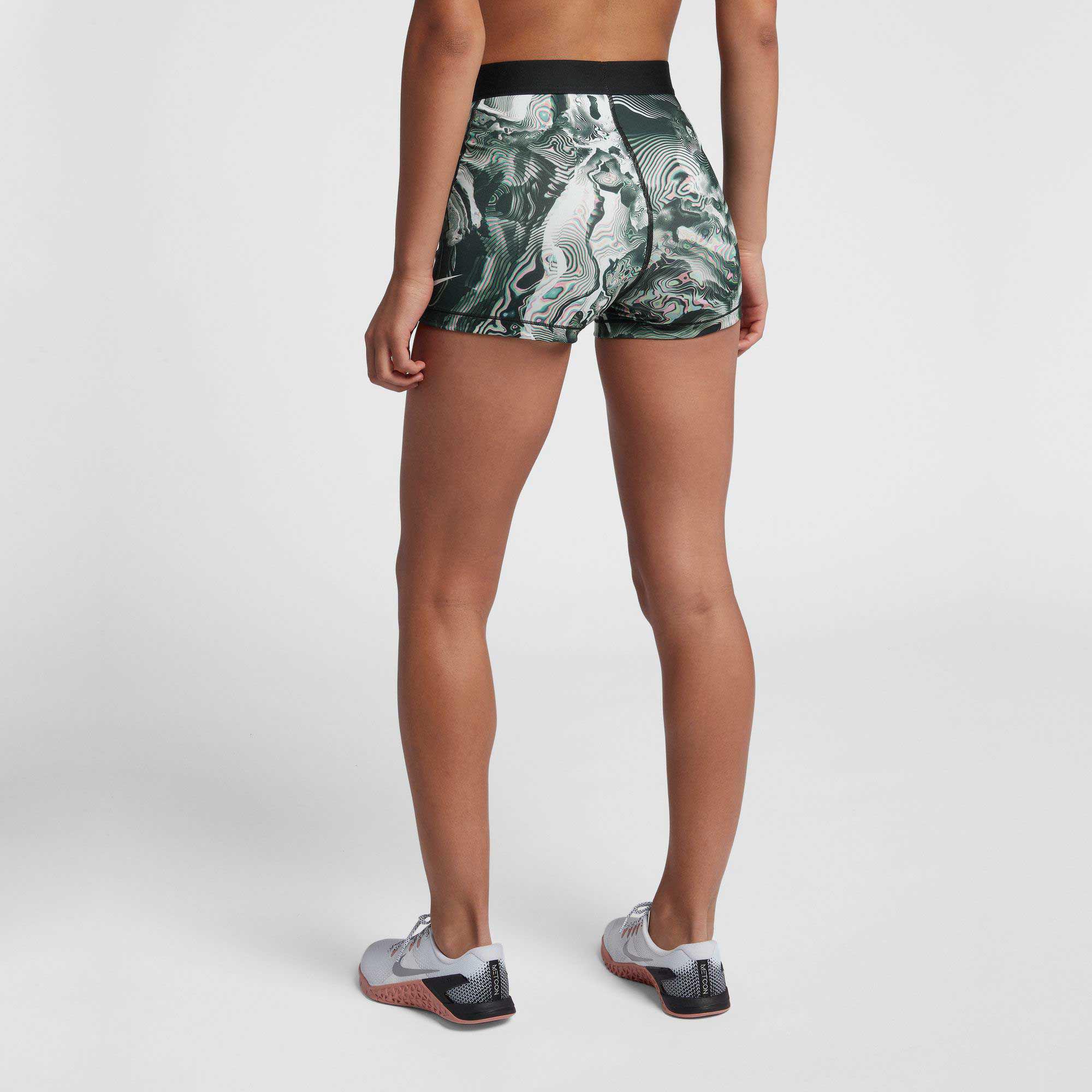 Nike Synthetic Pro Coral Printed 3'' Shorts | Lyst