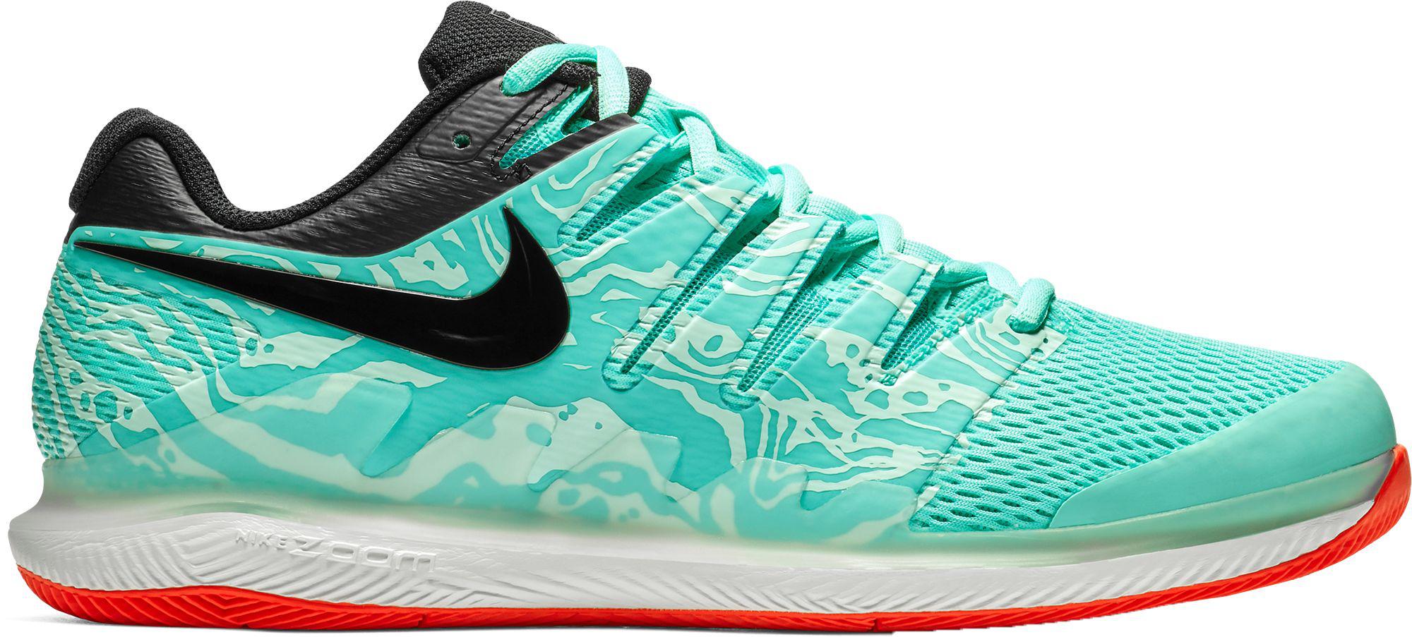 green nike tennis shoes