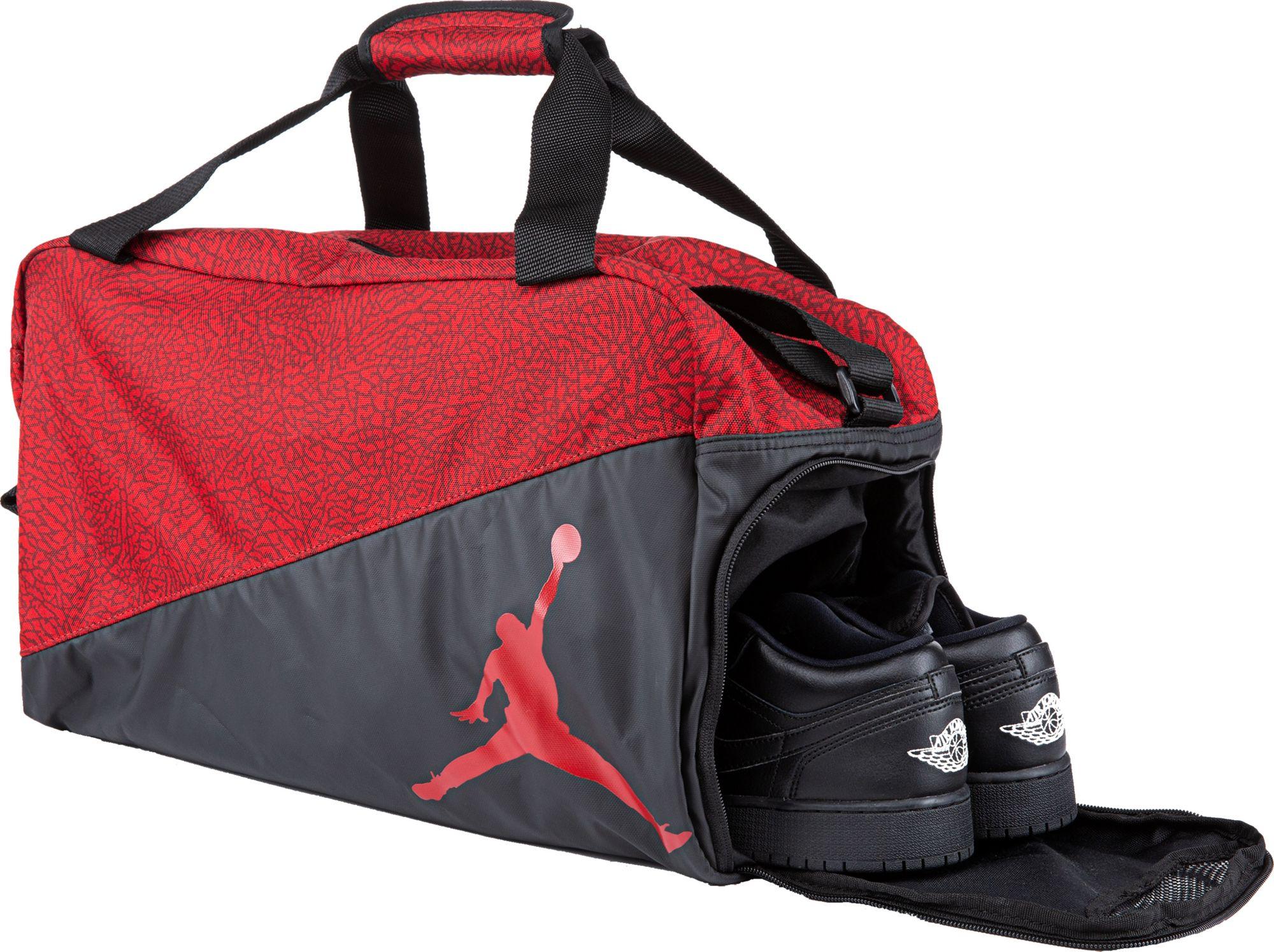 Nike Elemental Medium Duffle Bag in Red 