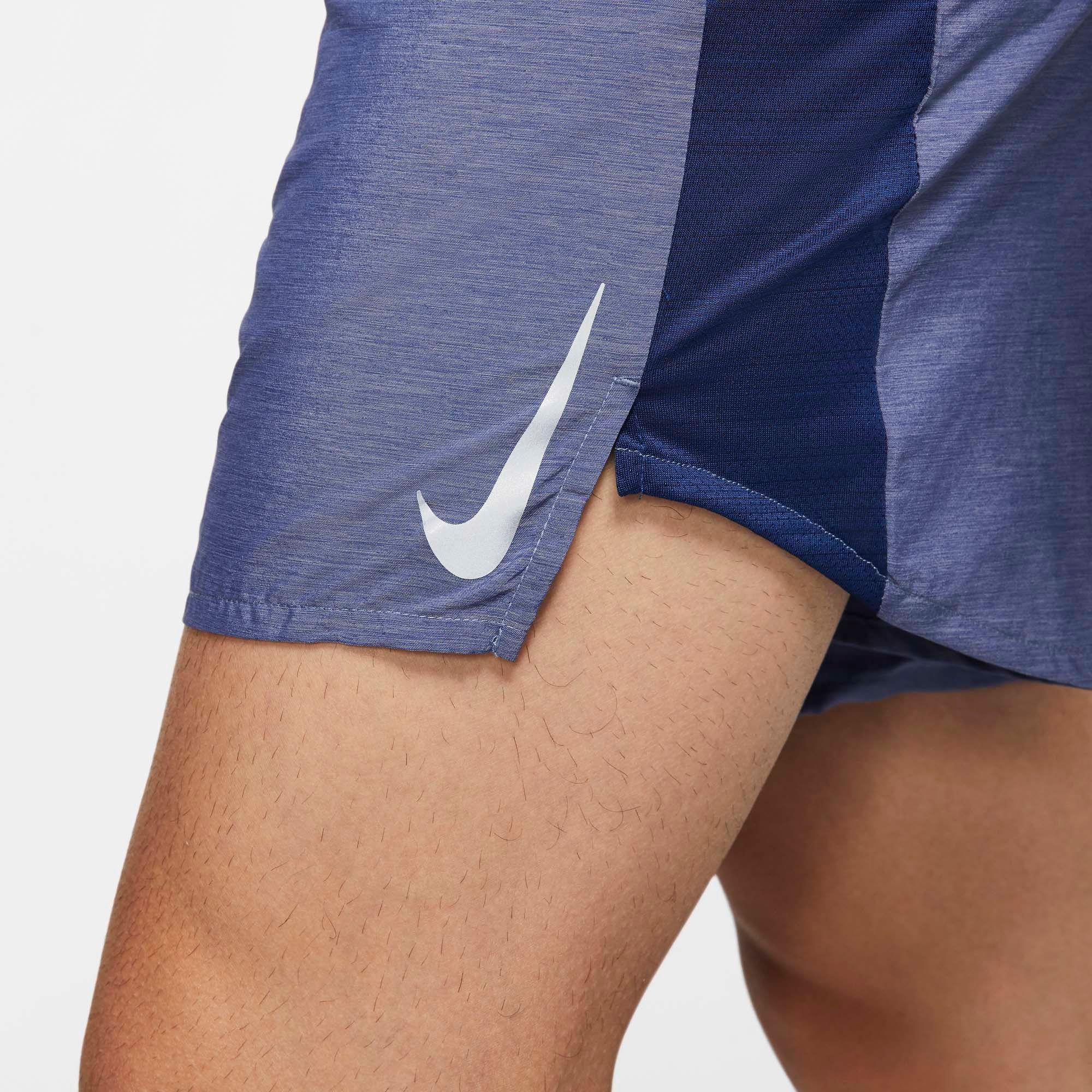 Nike Challenger 7 Inch Shorts in Blue 