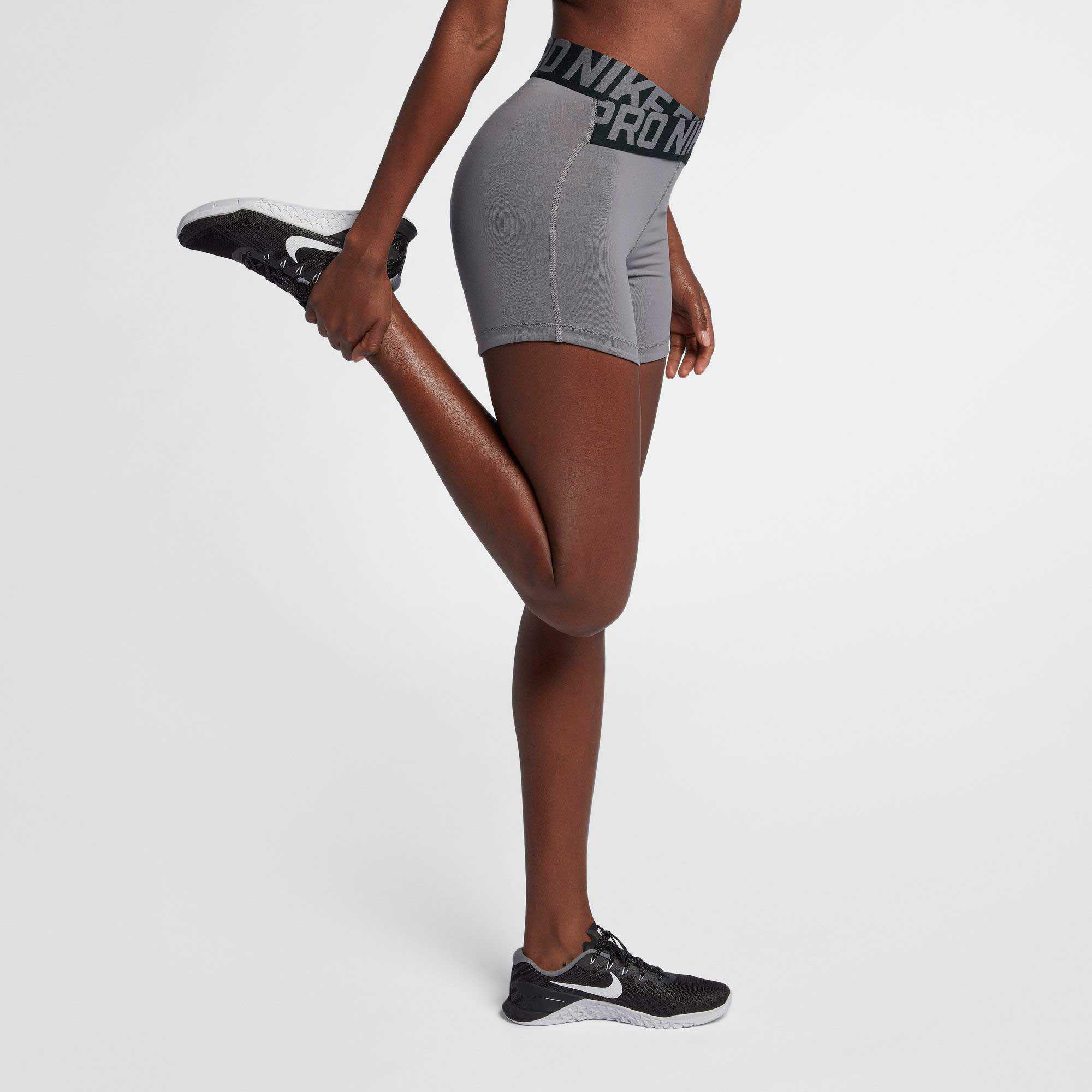 nike intertwist short
