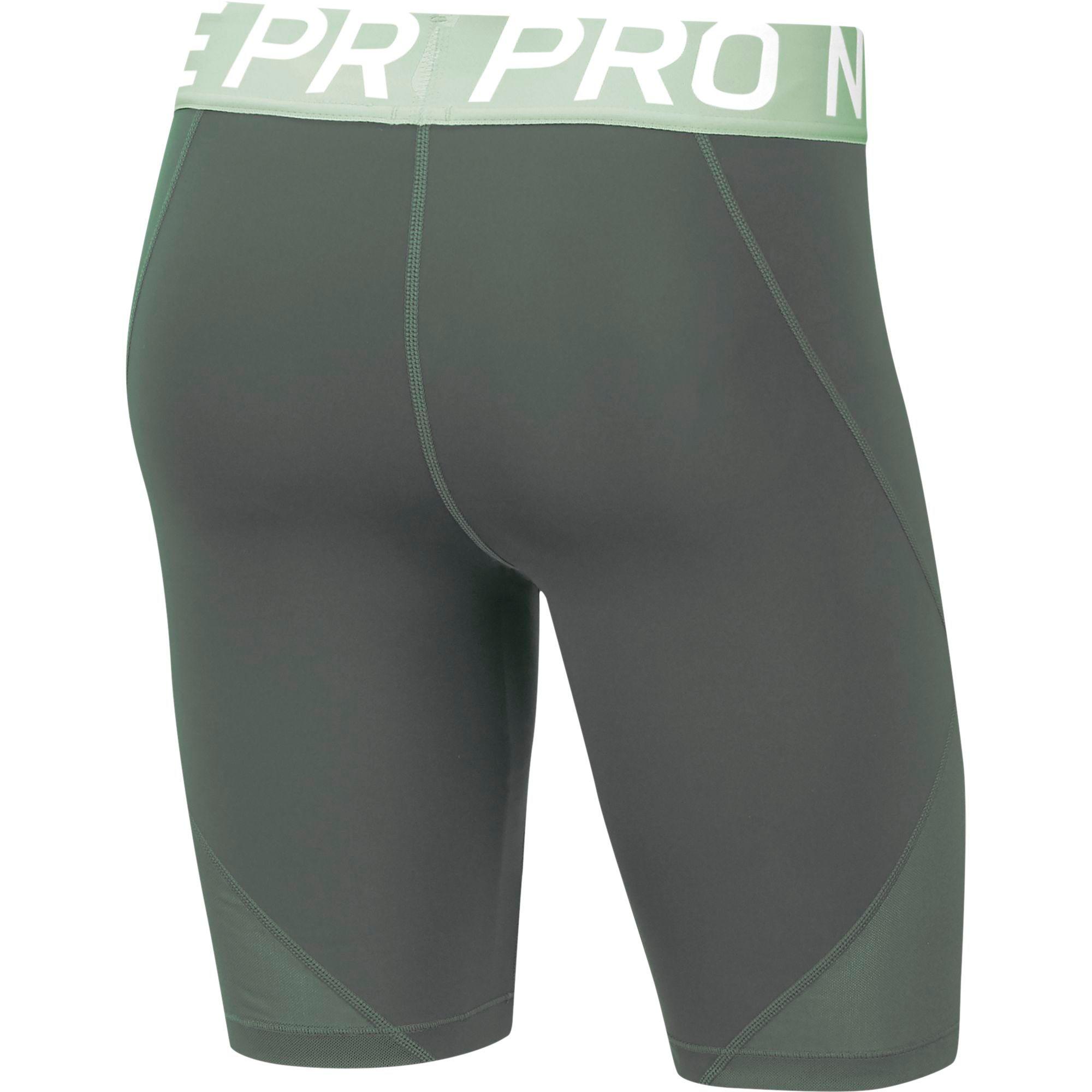 Nike Synthetic Pro 8" Shorts in Green Lyst