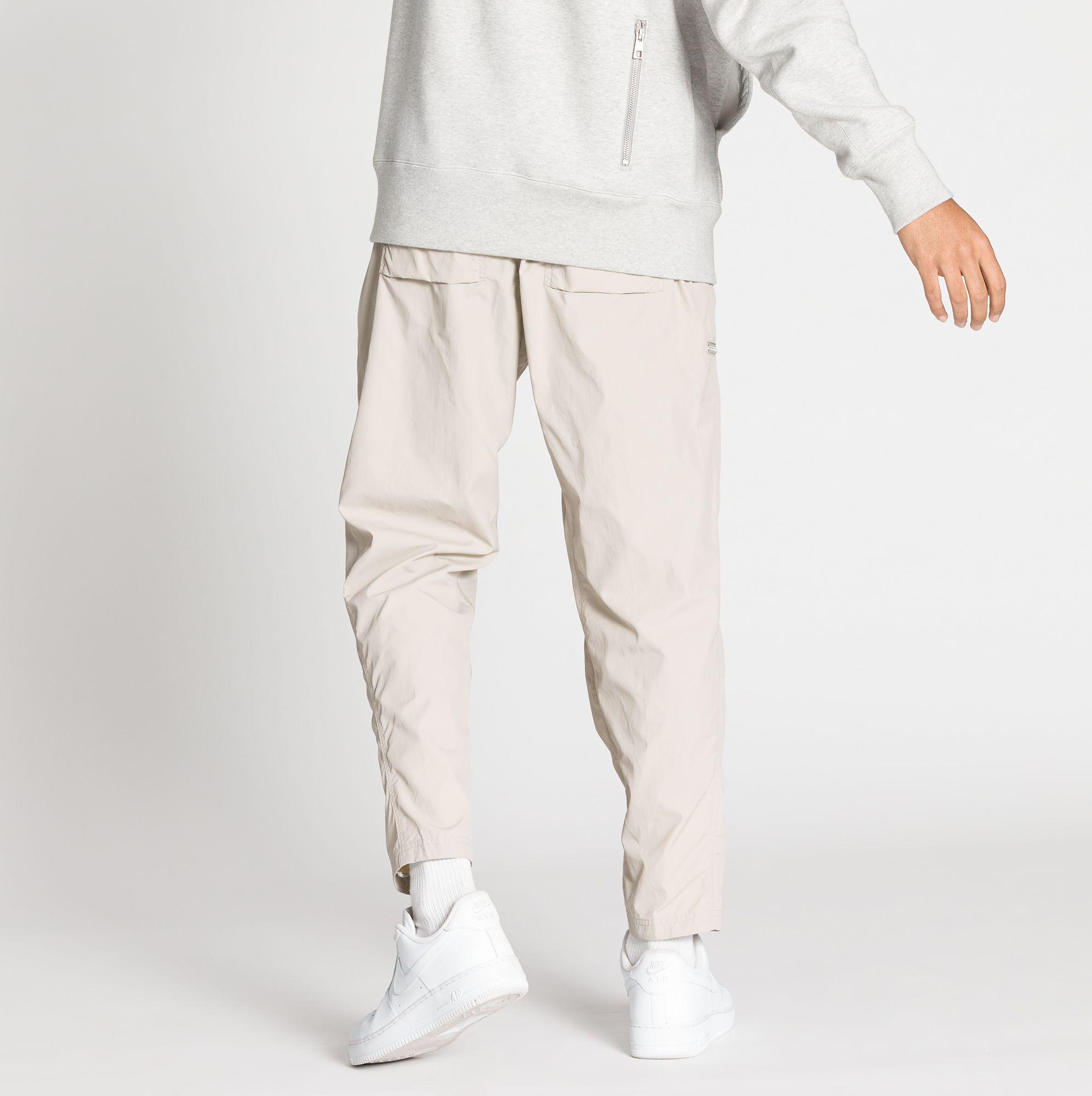 Nike Modern Essential Woven Pants in 