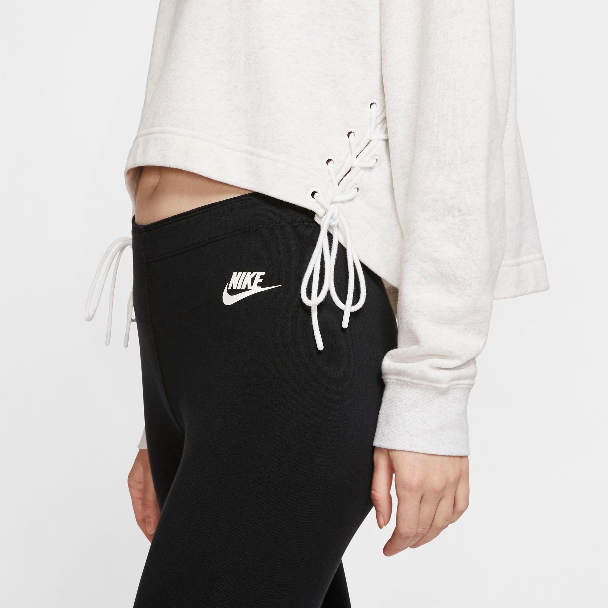 Nike Sportswear Essential Fleece Crew in White - Lyst