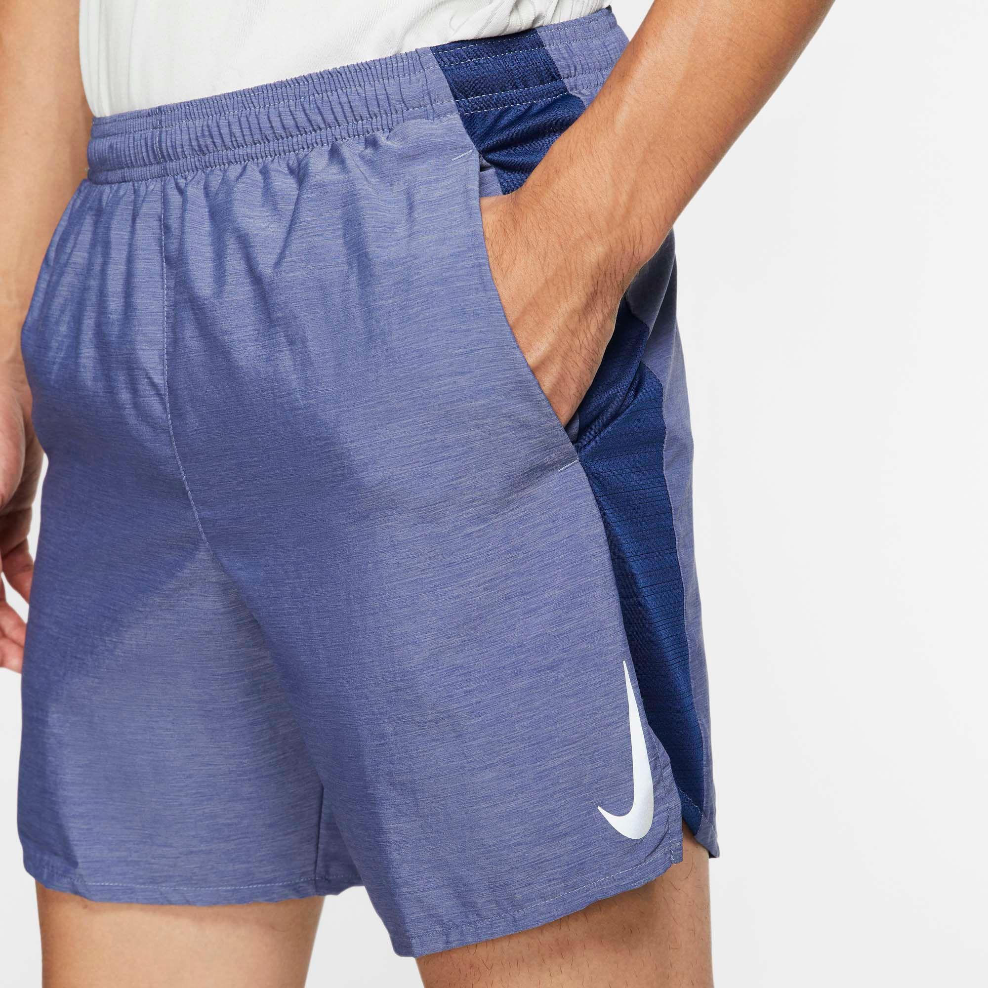 Nike Challenger 7 Inch Shorts in Blue 