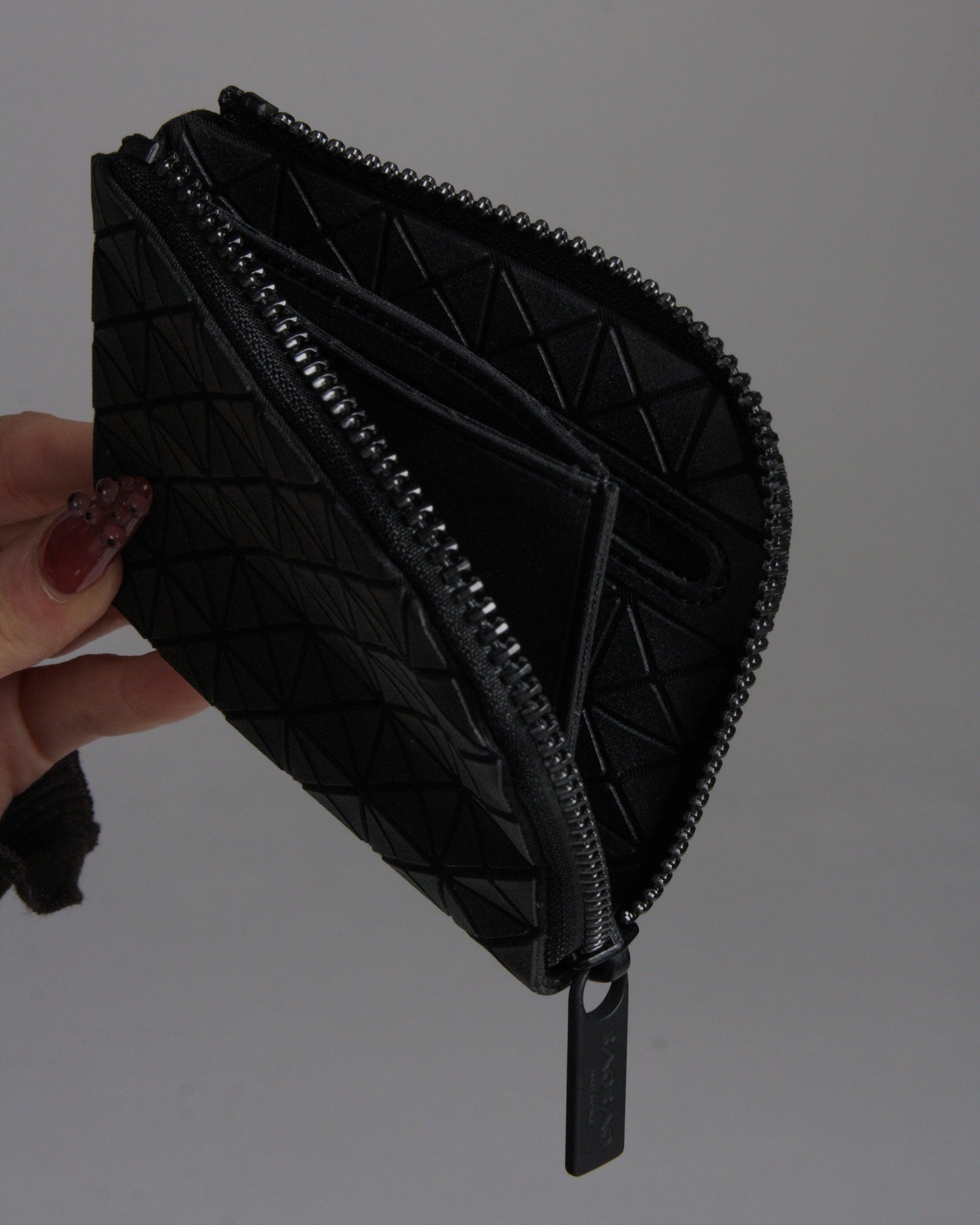 Bao Bao Issey Miyake Matte Clam Wallet in Black | Lyst