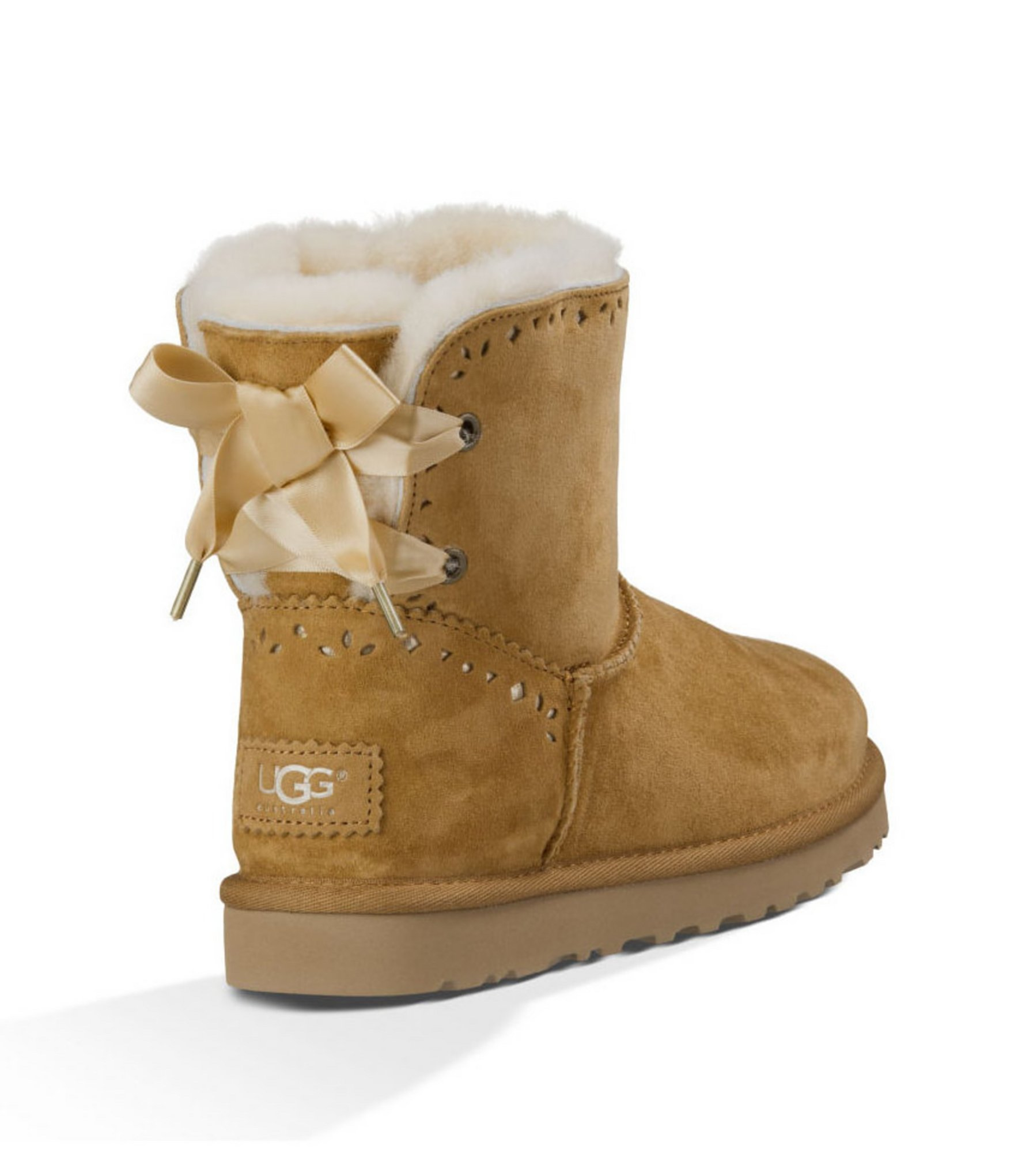 ugg logo on back of boot ugg logo on back of boot
