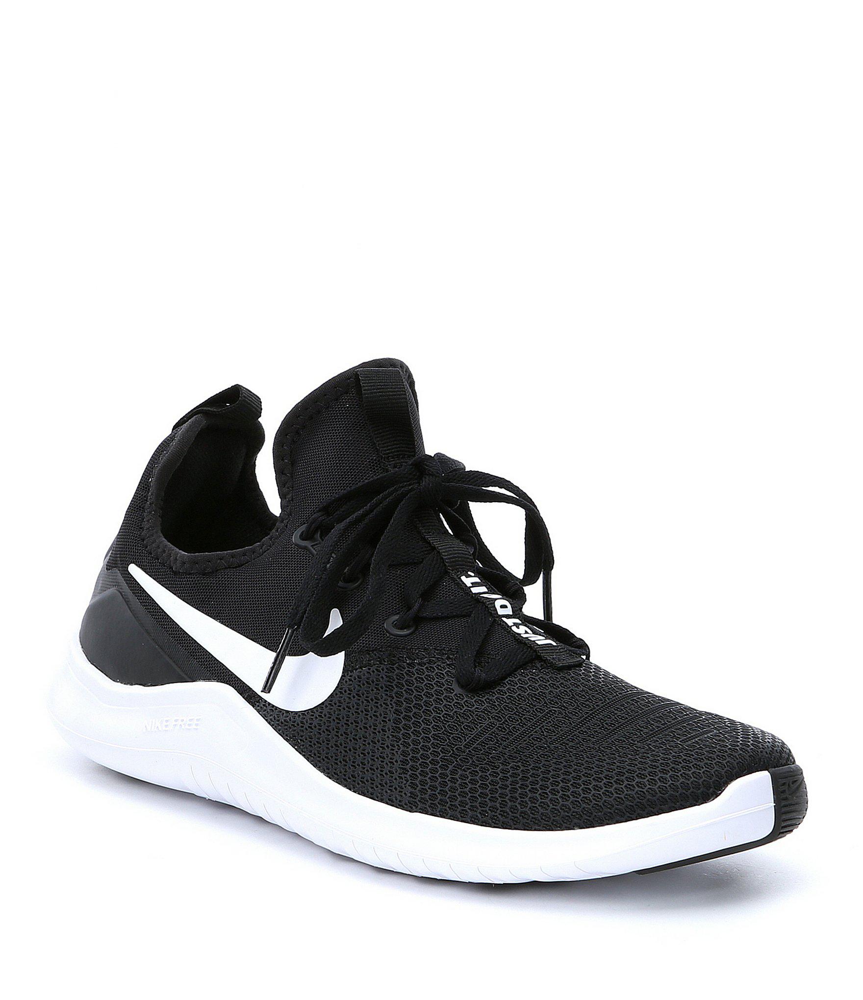 women's free tr 8 training sneakers