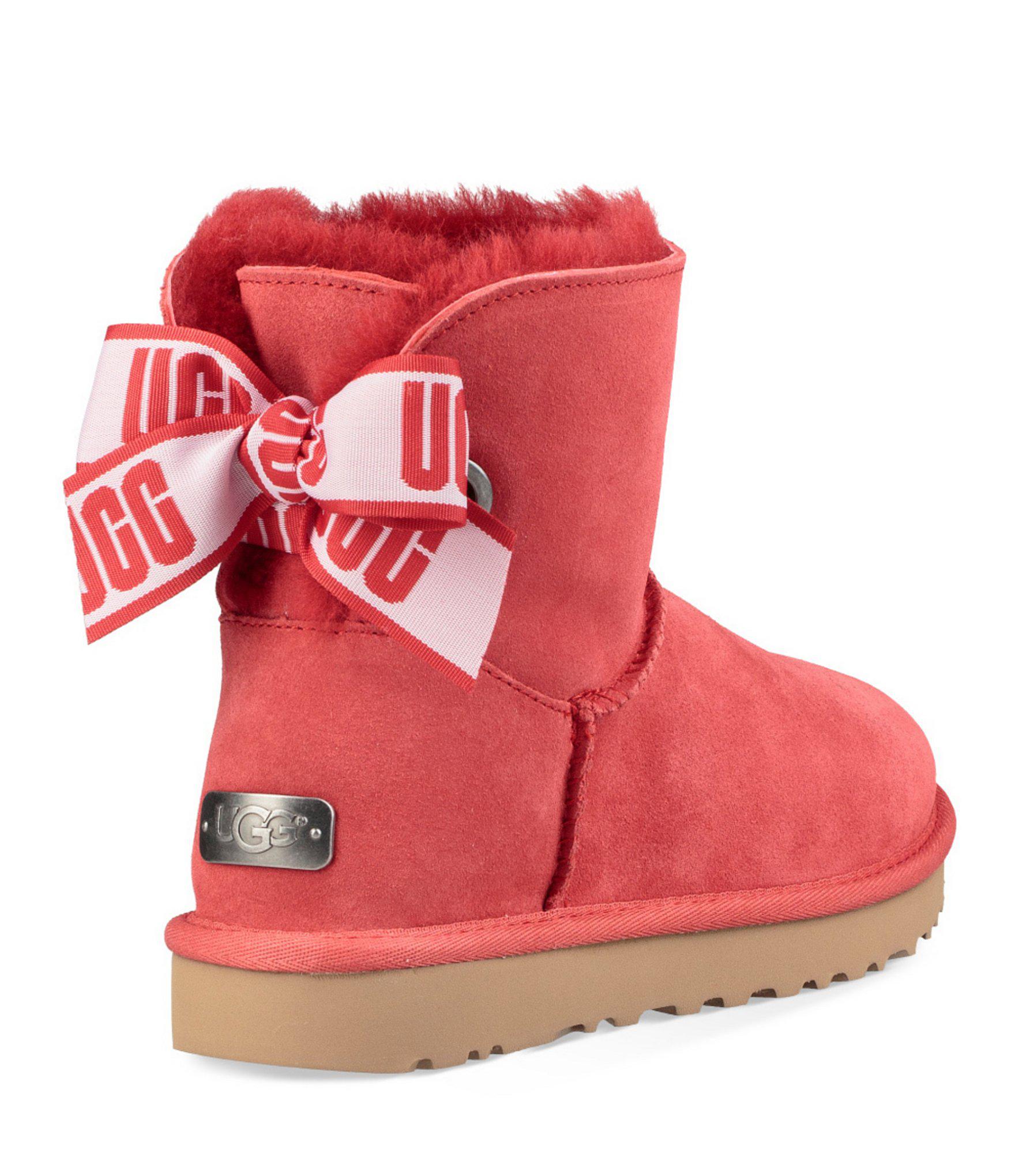 red uggs with white bow