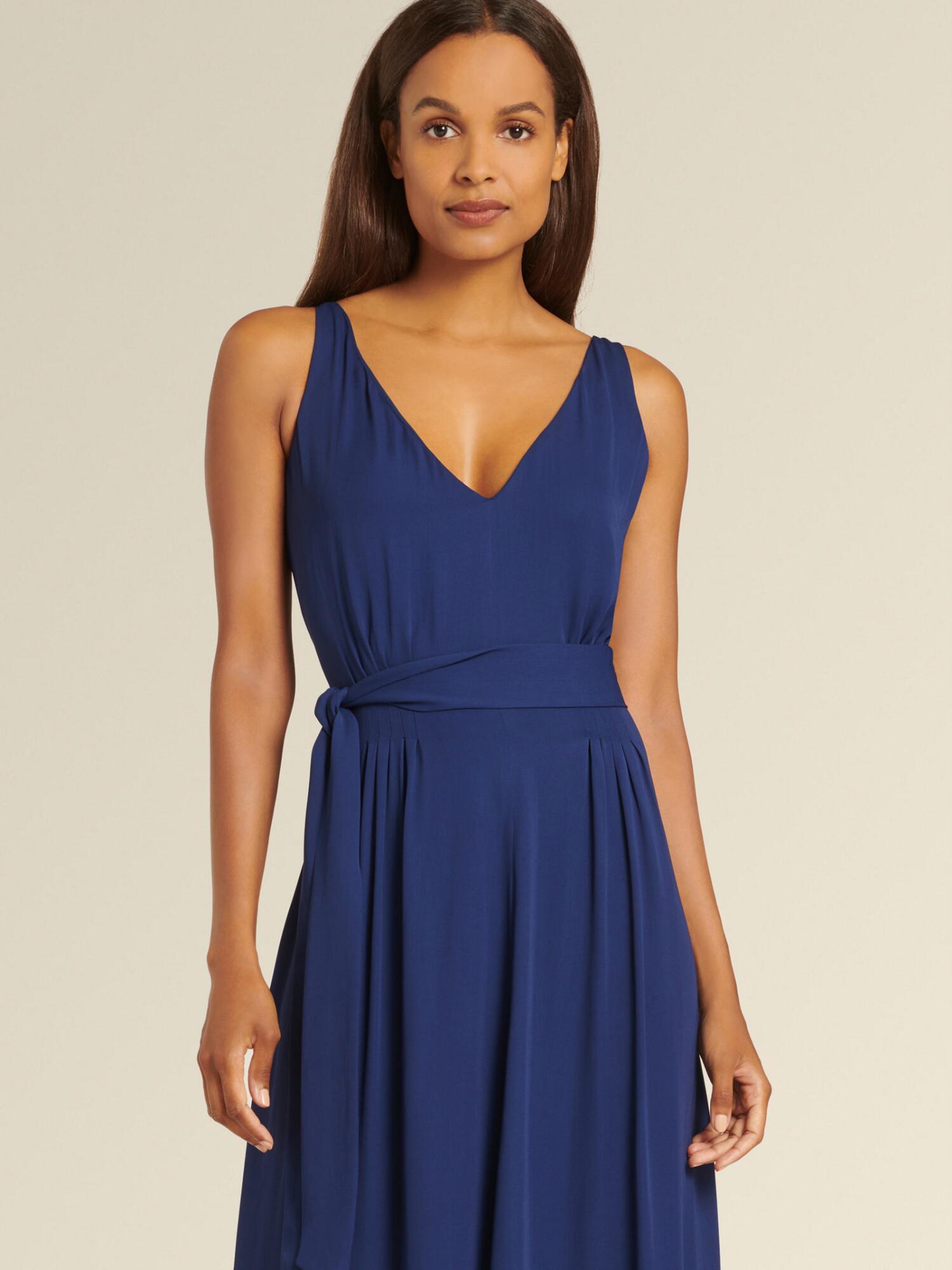 DKNY Donna Karan Sleeveless V-neck 