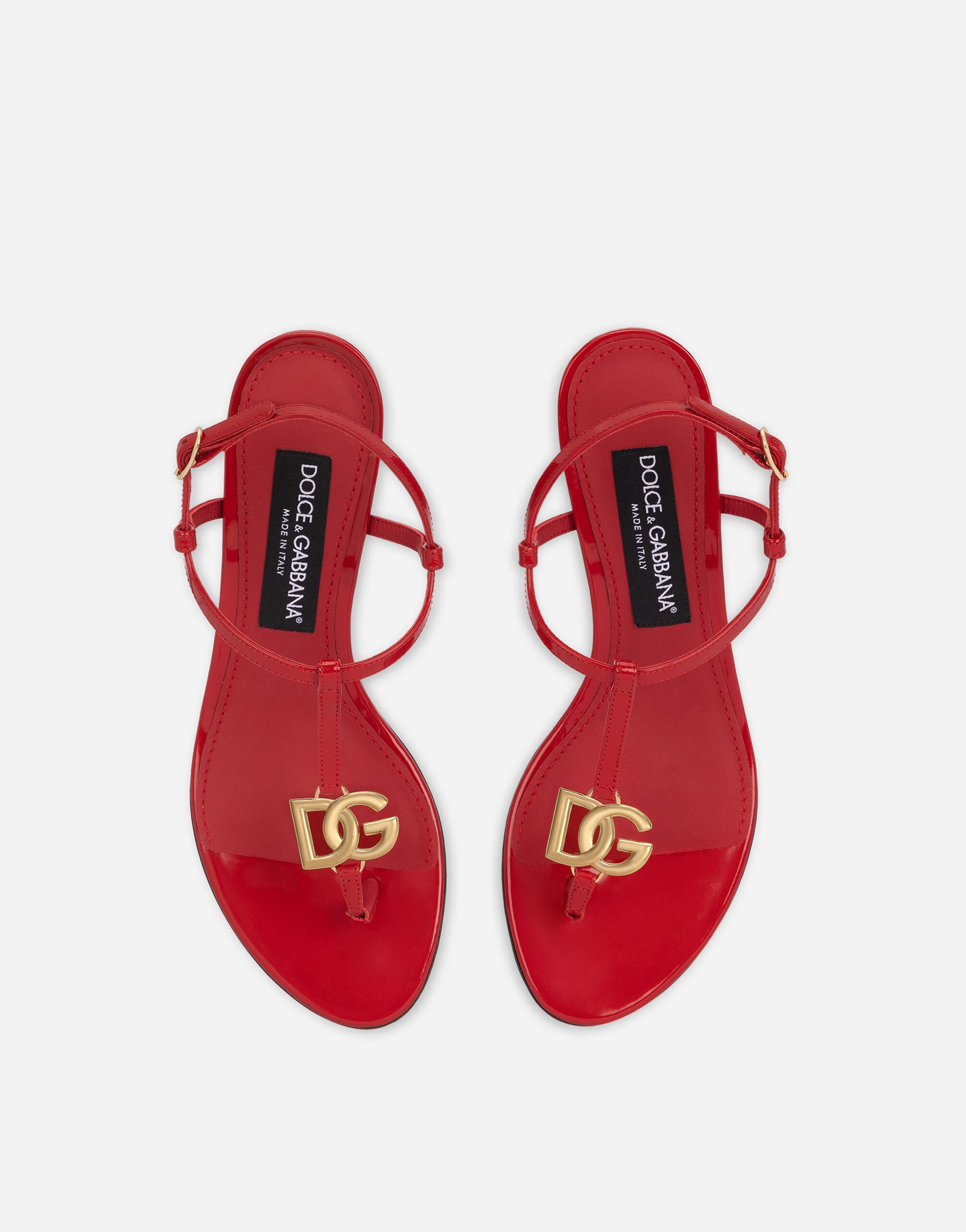 Dolce & Gabbana Patent Leather Thong Sandals With Dg Logo in Red | Lyst