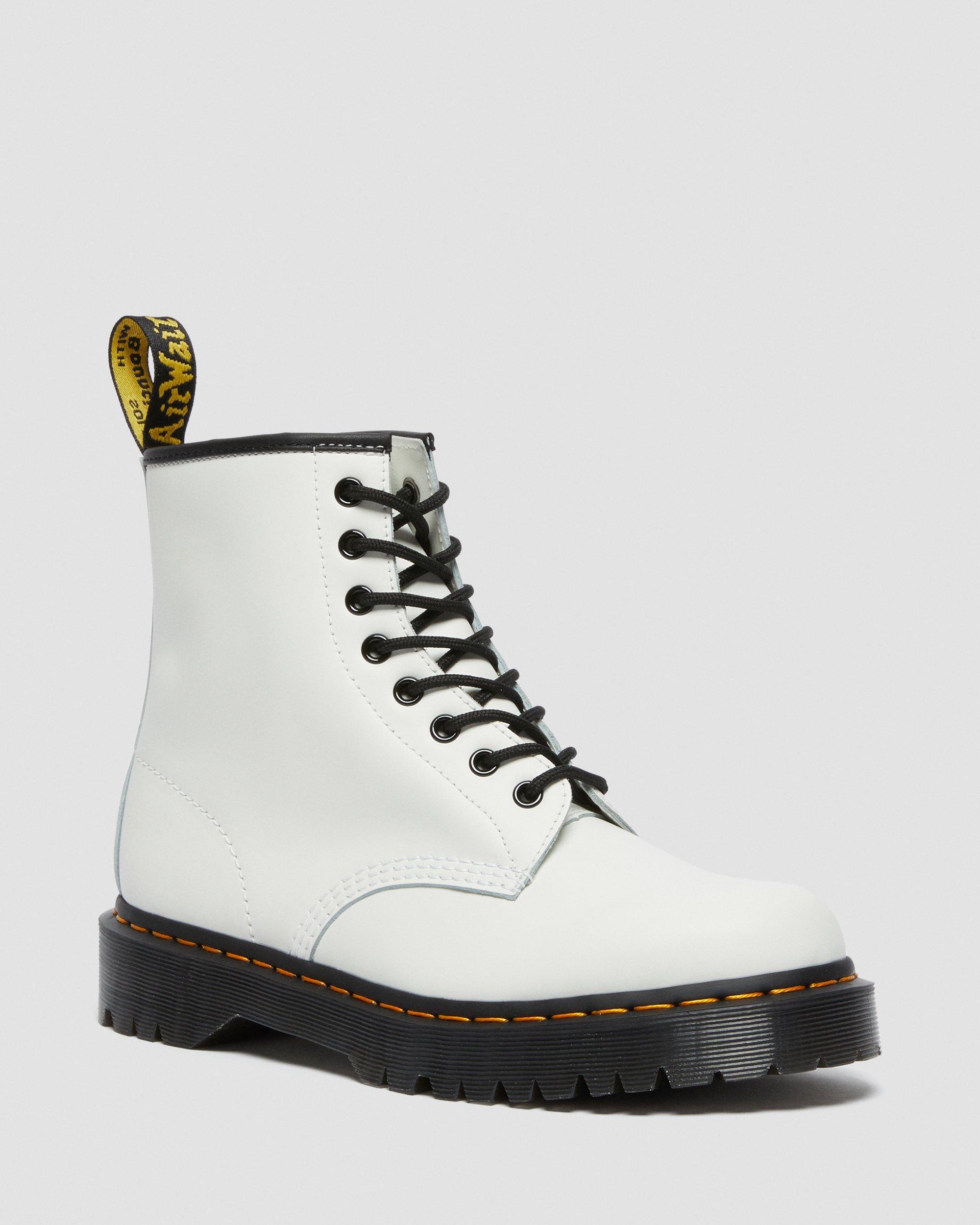 Dr. Martens Leer 1460 Bex Smooth Leren Laarzen in het Wit - Lyst