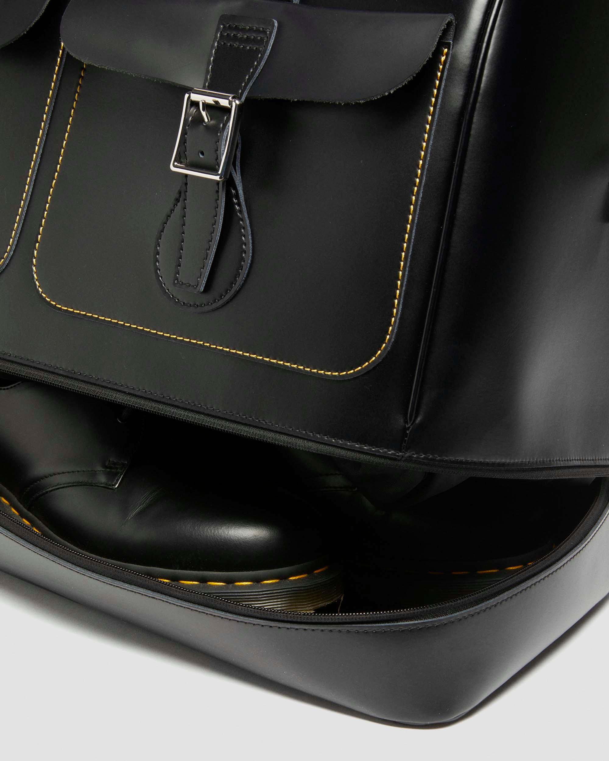 Dr. Martens Smooth Leather Weekender Bag in Black | Lyst
