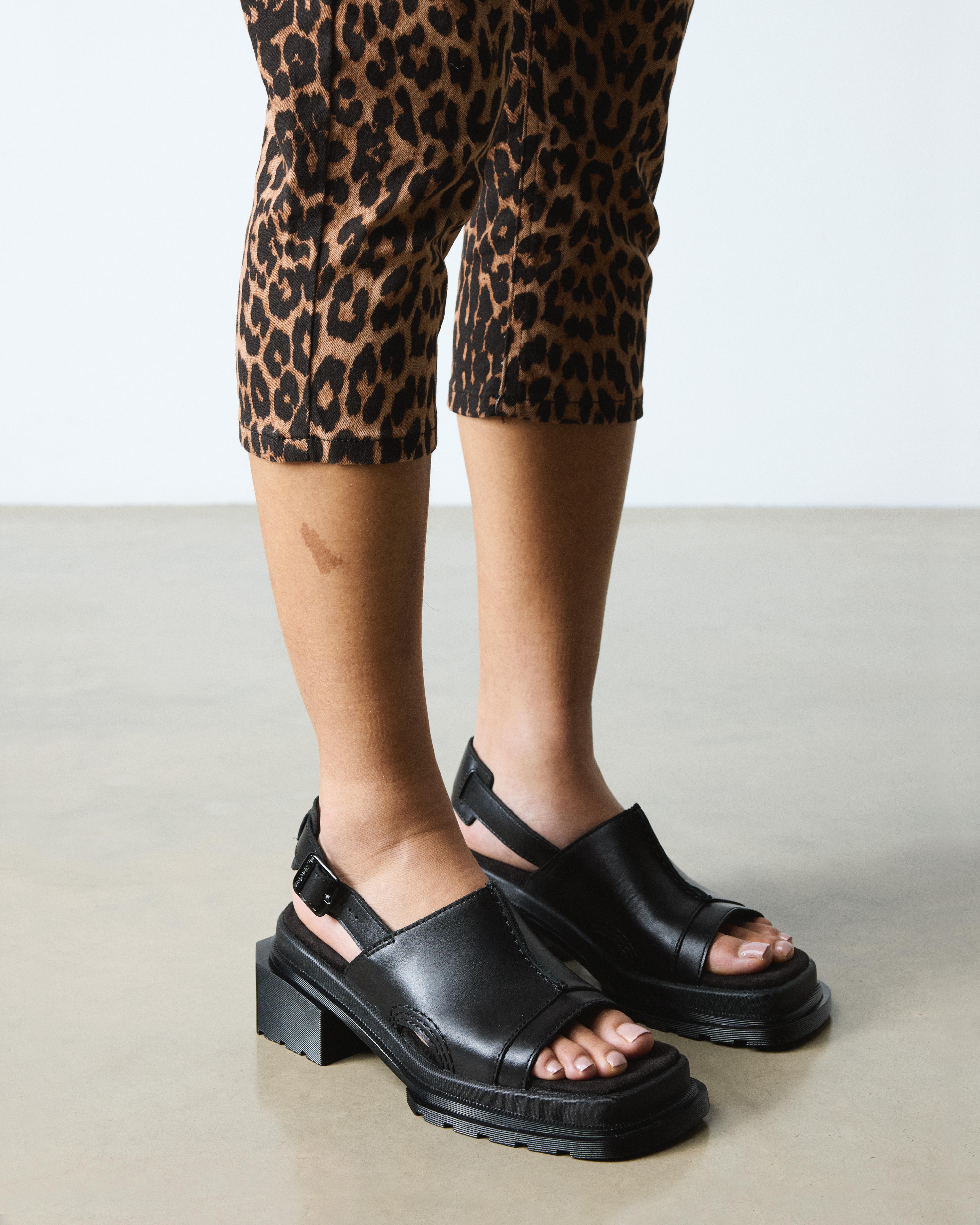 Dr. Martens Maybole Wanama Leather Sandals in Black | Lyst