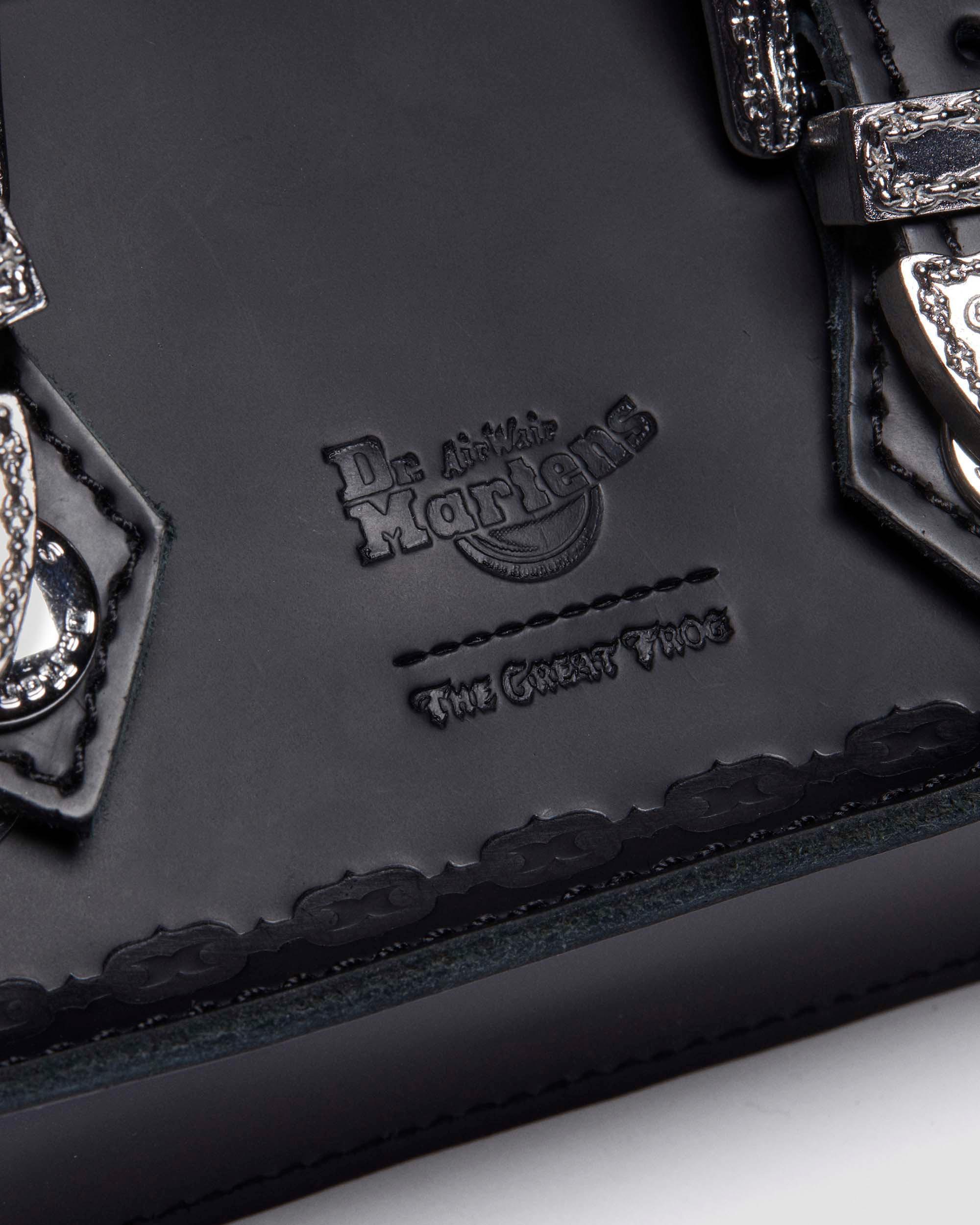 Dr. Martens 7