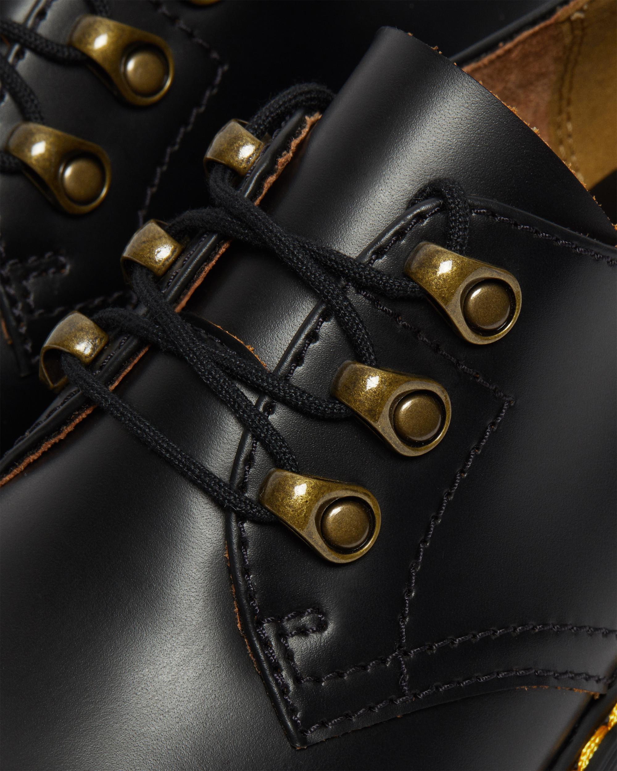 Dr. Martens Men Smiths Vintage Smooth Leather Dress Boots black vintage  smooth