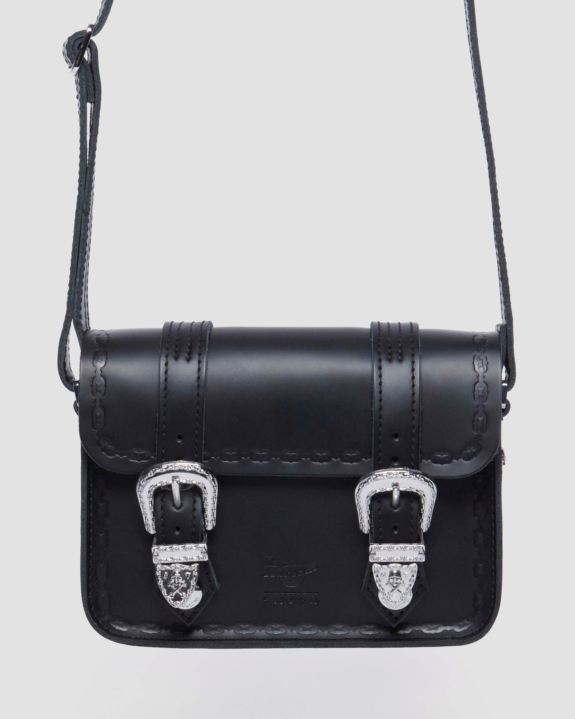 Dr. Martens 7