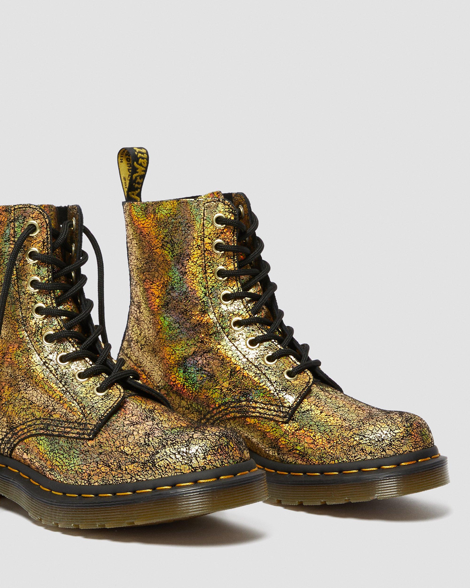 1460 crackle boots