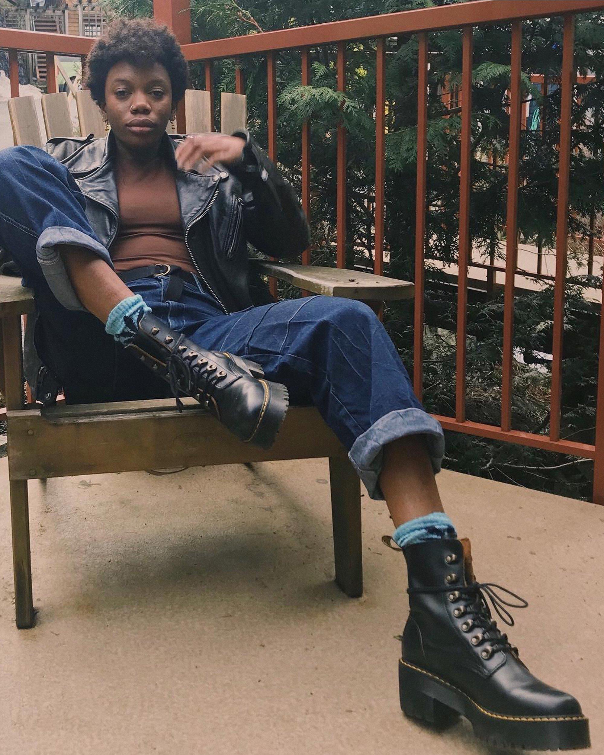 dr martens leona lace boots