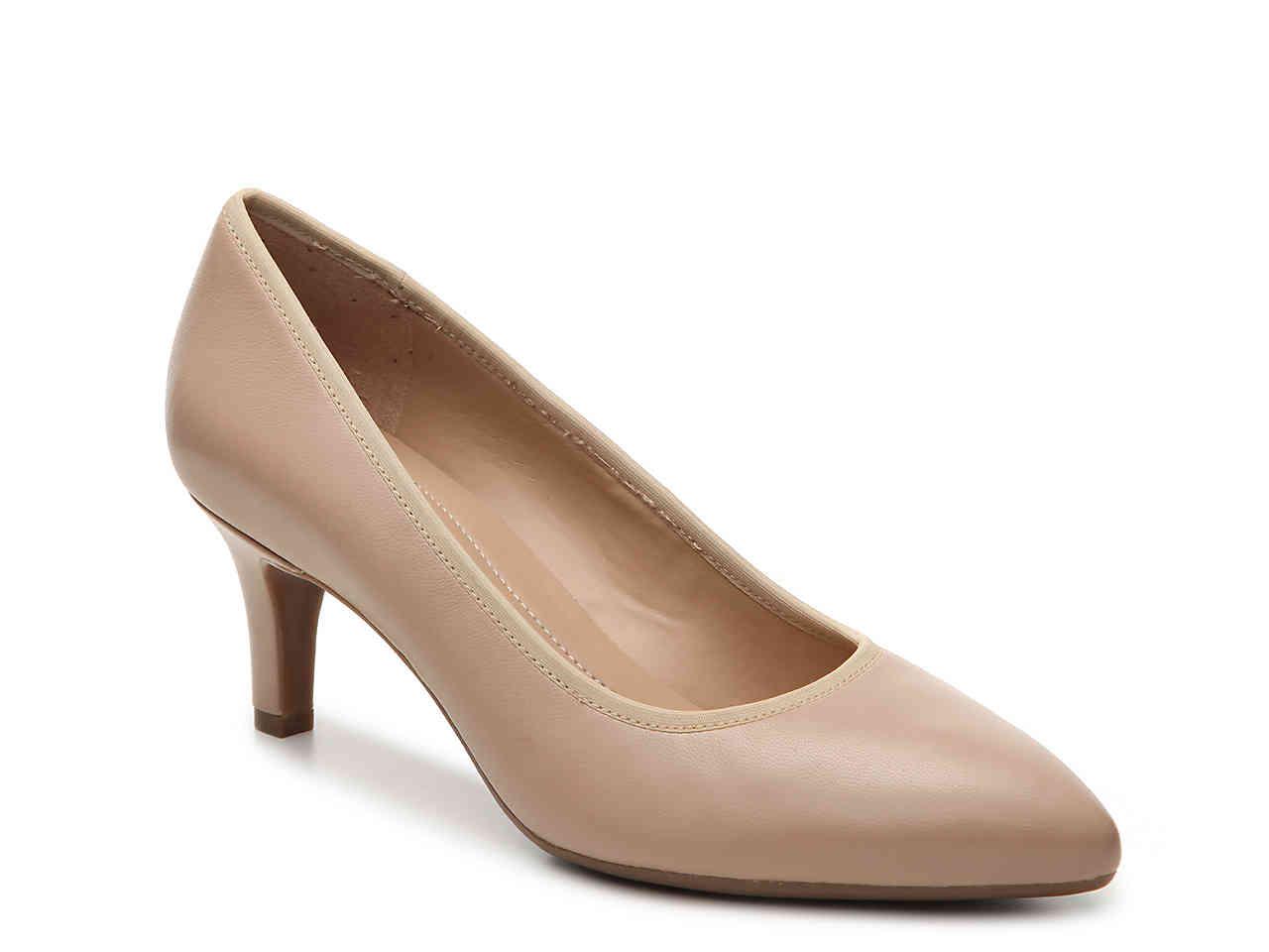 naturalizer oden pump