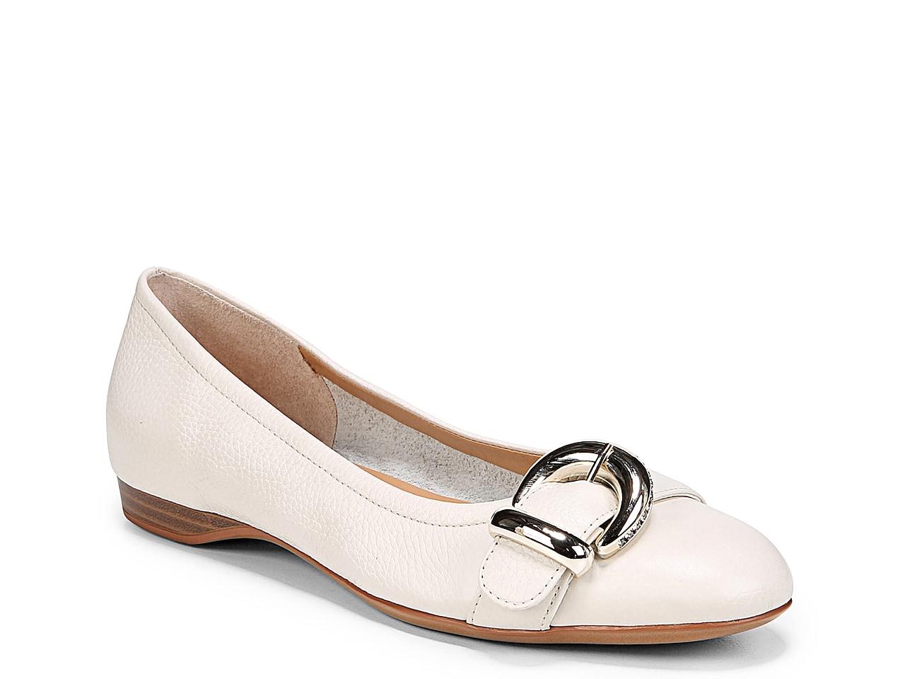 Naturalizer Polly Ballet Flat in White | Lyst