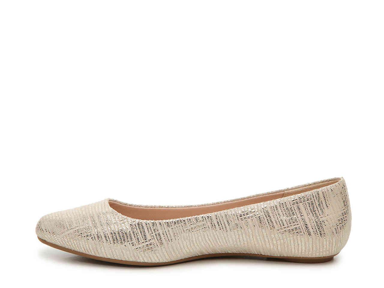 kelly and katie pirassa ballet flats