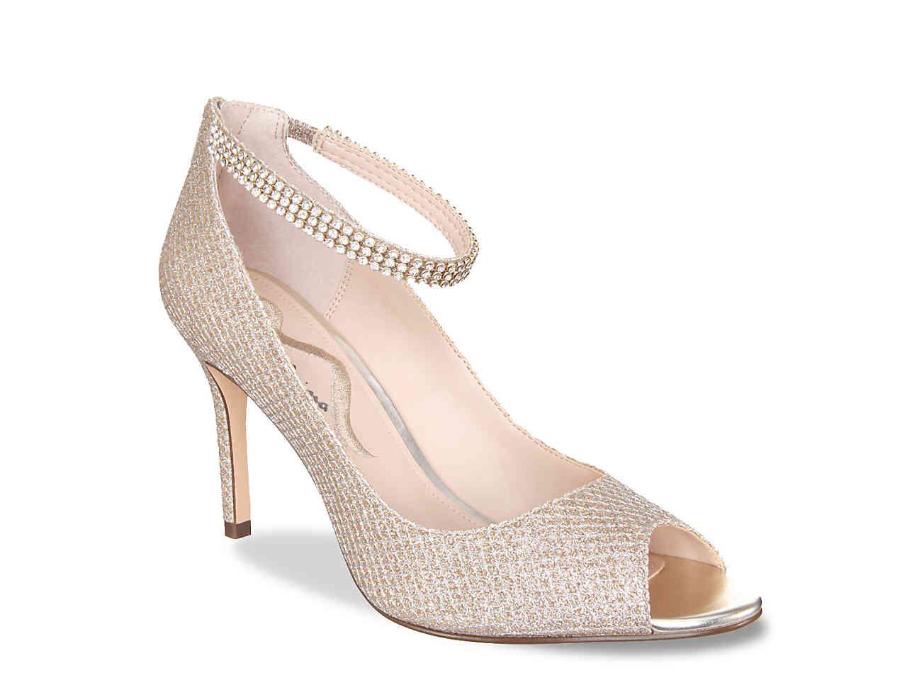 nina robbia pump