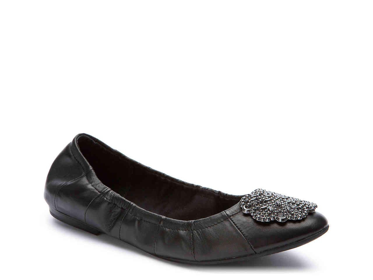 Tahari Venture Ballet Flat in Black | Lyst