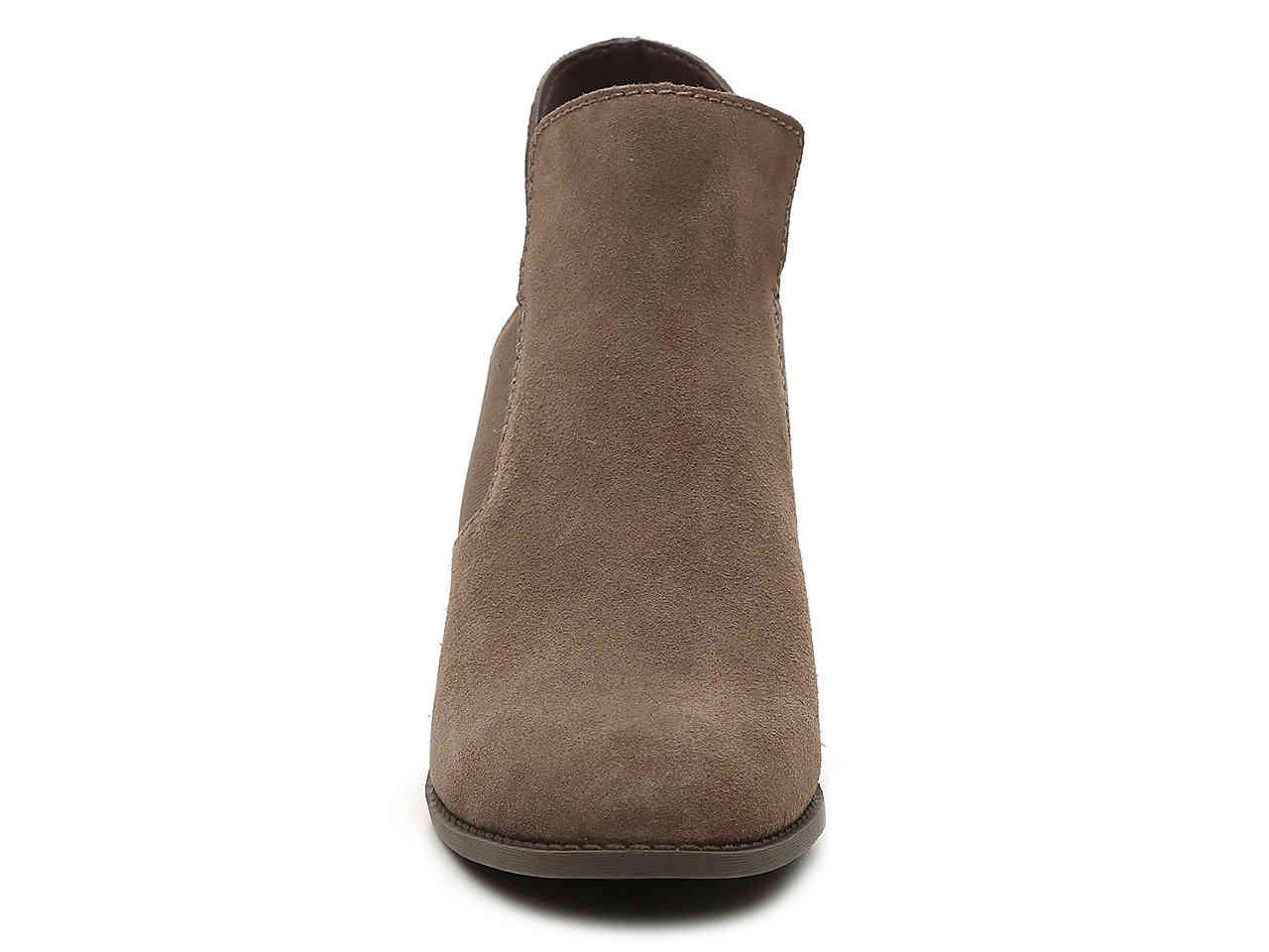 me too zoey bootie taupe