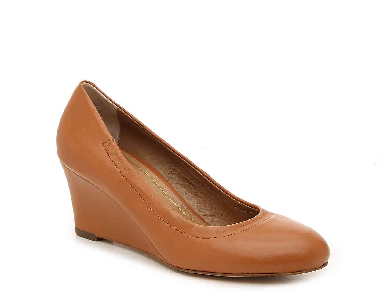 vionic lux camden wedge pump