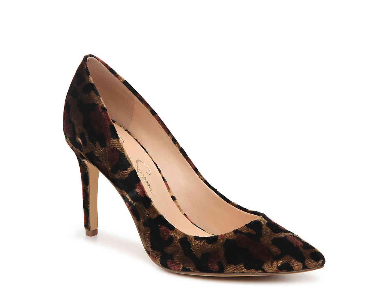 jessica simpson levin pump