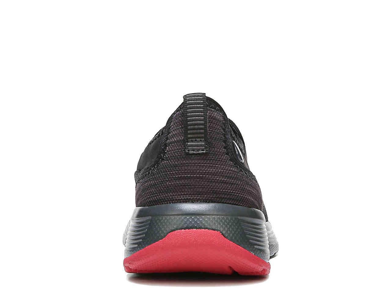 Bzees Icon Slip-on Sneaker in Black for 