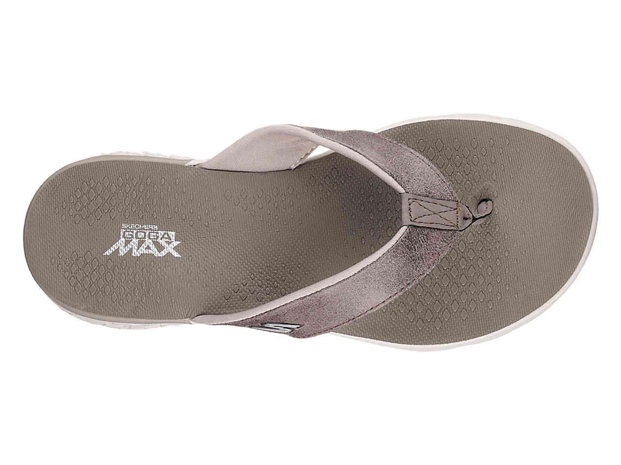 Skechers on top the go essence