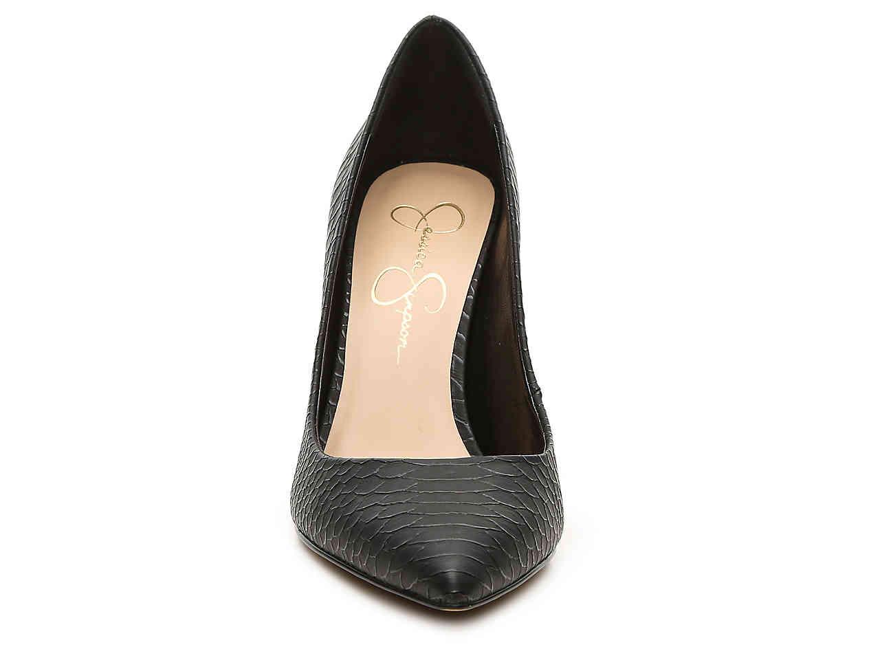 jessica simpson levin pump