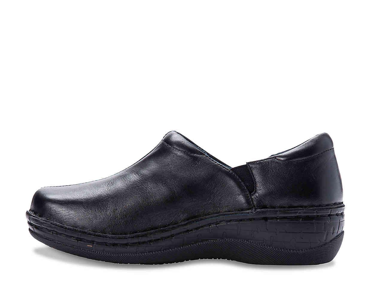 Propet Leather Jessica Work Clog in Black - Lyst