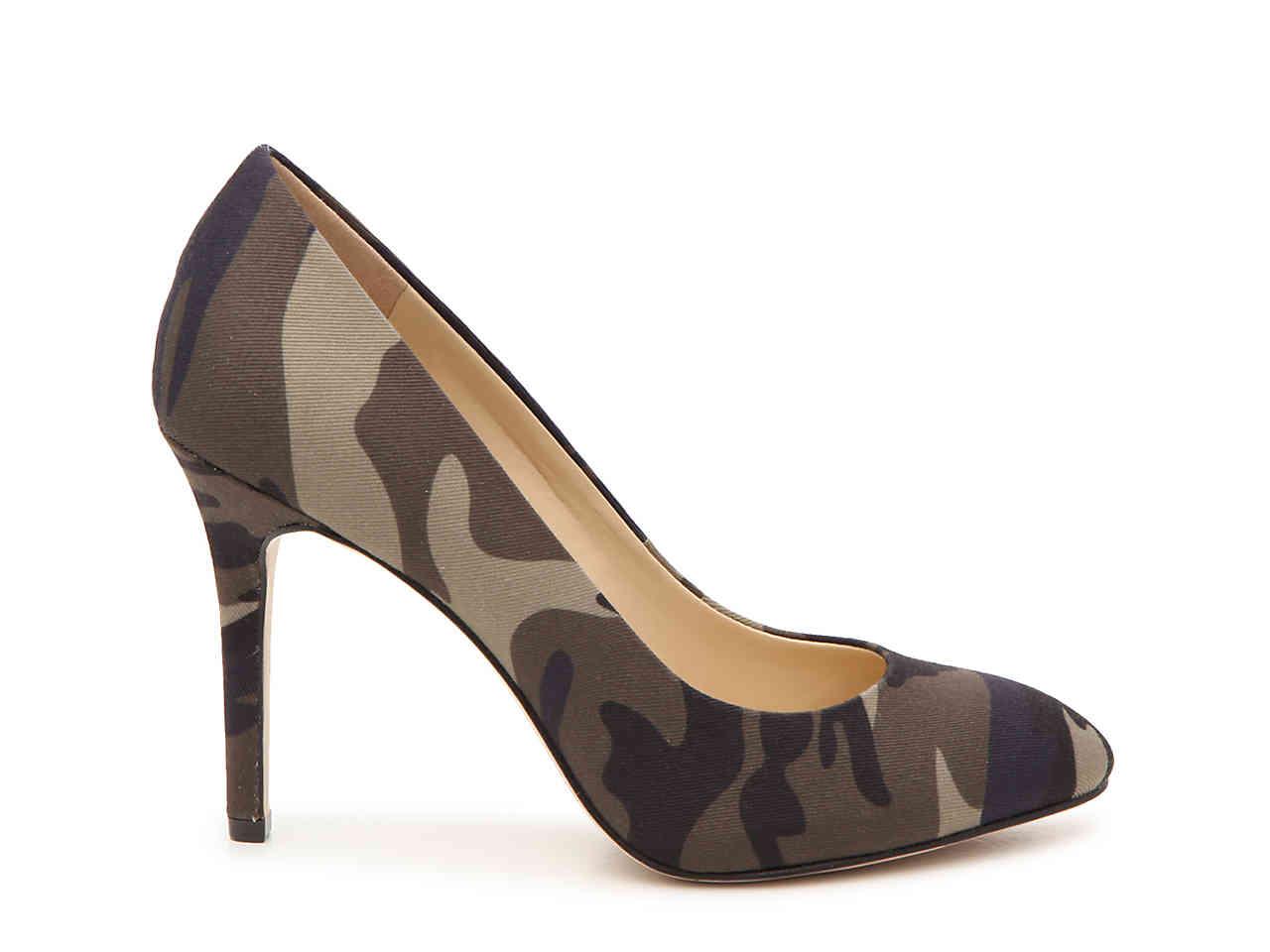 jessica simpson wray pump