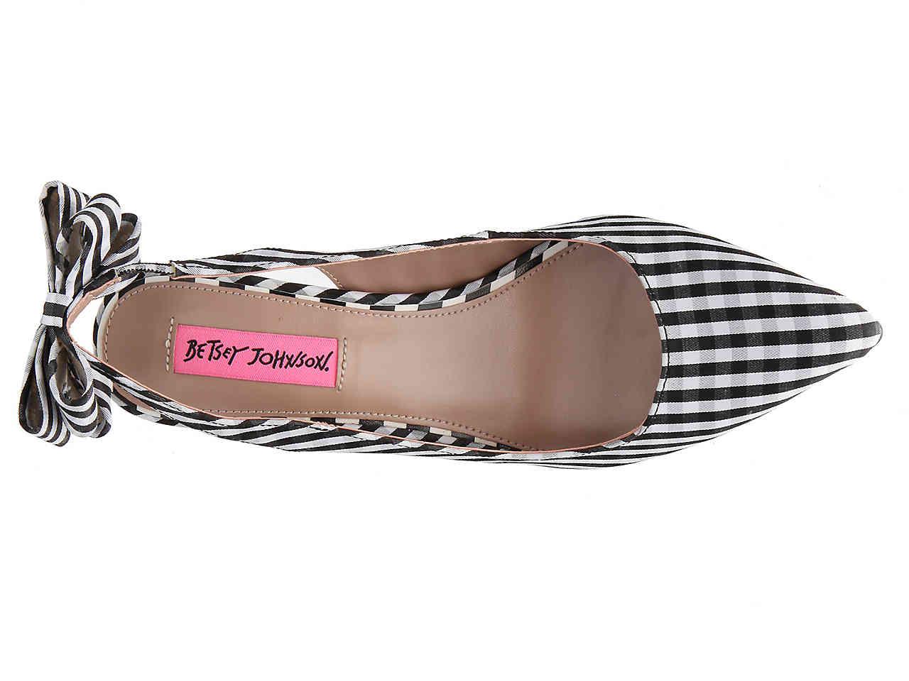 betsey johnson remy pump
