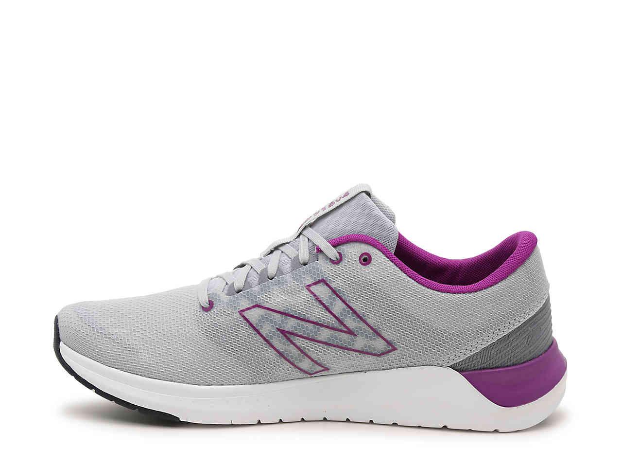 New Balance 715 V4 Running Shoe in Grey 