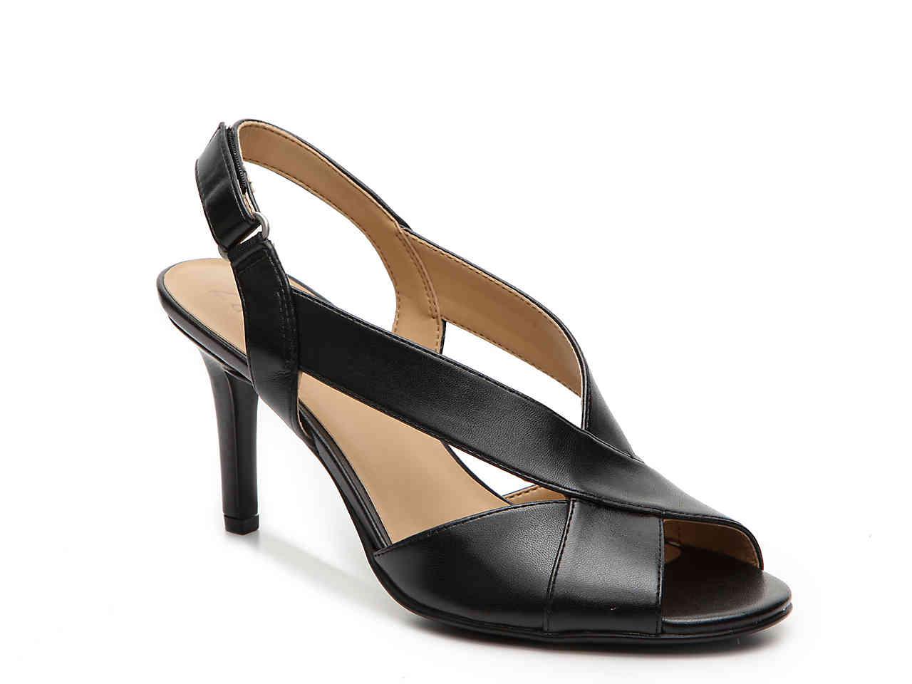 naturalizer barrie sandal