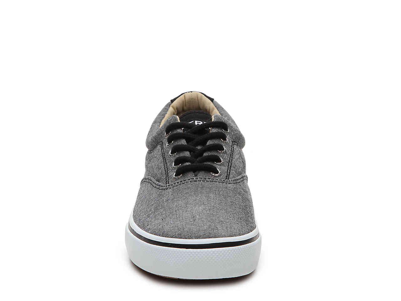 sperry halyard sneaker